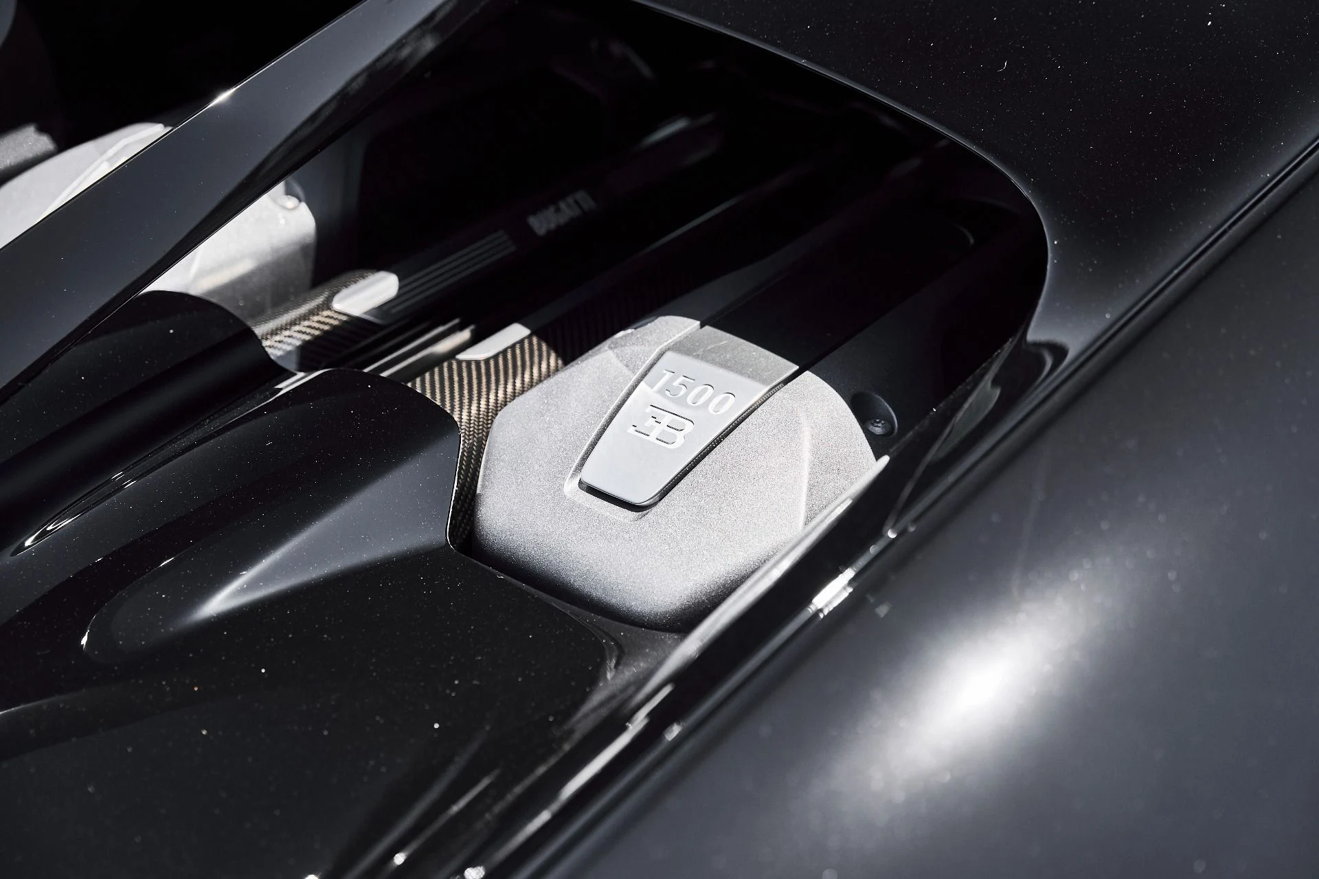 mph009_4126493659_Used_2018_Bugatti_Chiron_1778632874_7e66526384