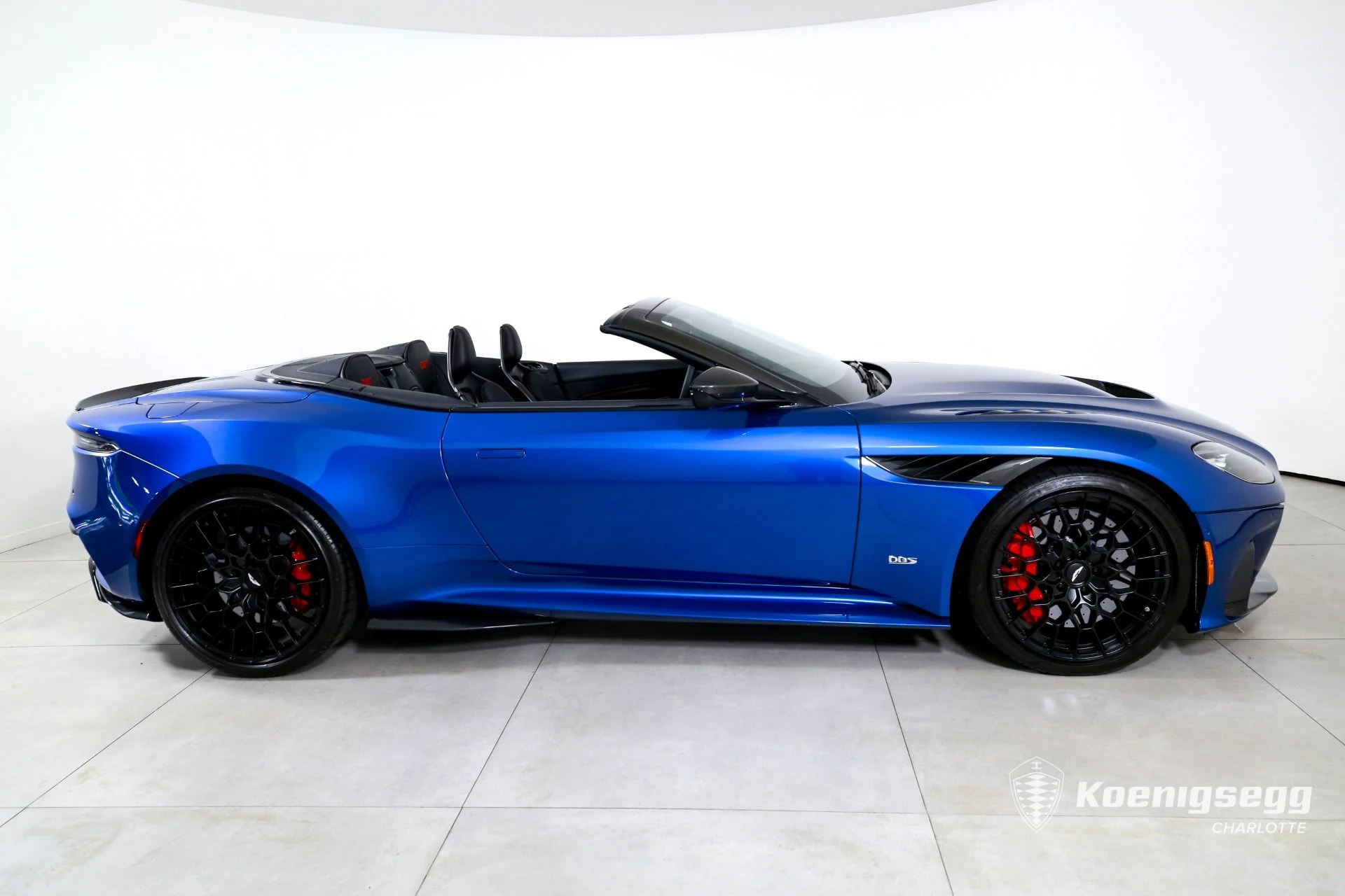 mph009_4126635797_Used_2023_Aston_Martin_DBS_Ultimate_1761053830_6b6baab0fe