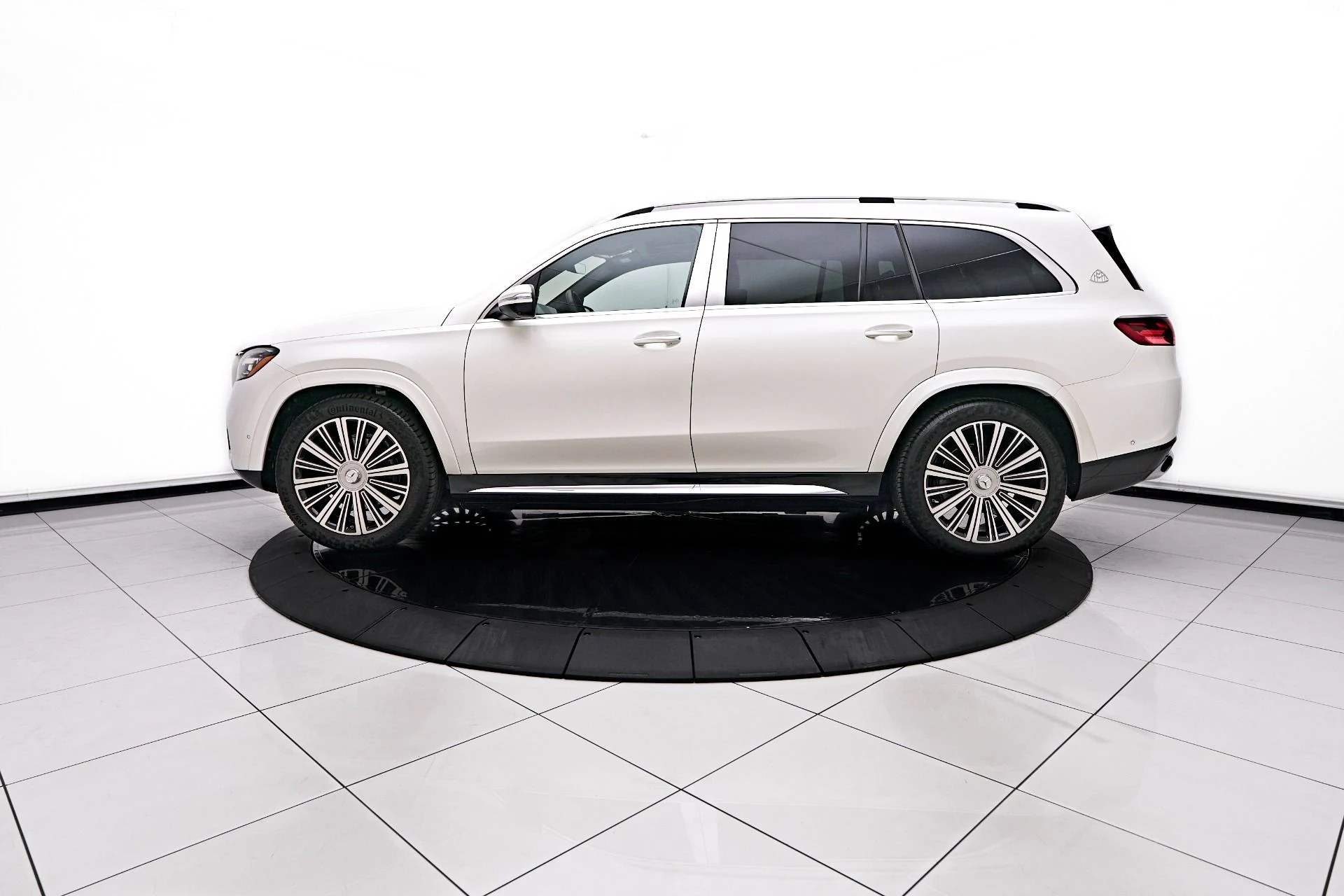 mph009_4131383858_Used_2024_Mercedes_Benz_GLS_Maybach_GLS_600_1754358842_f2248fd45f