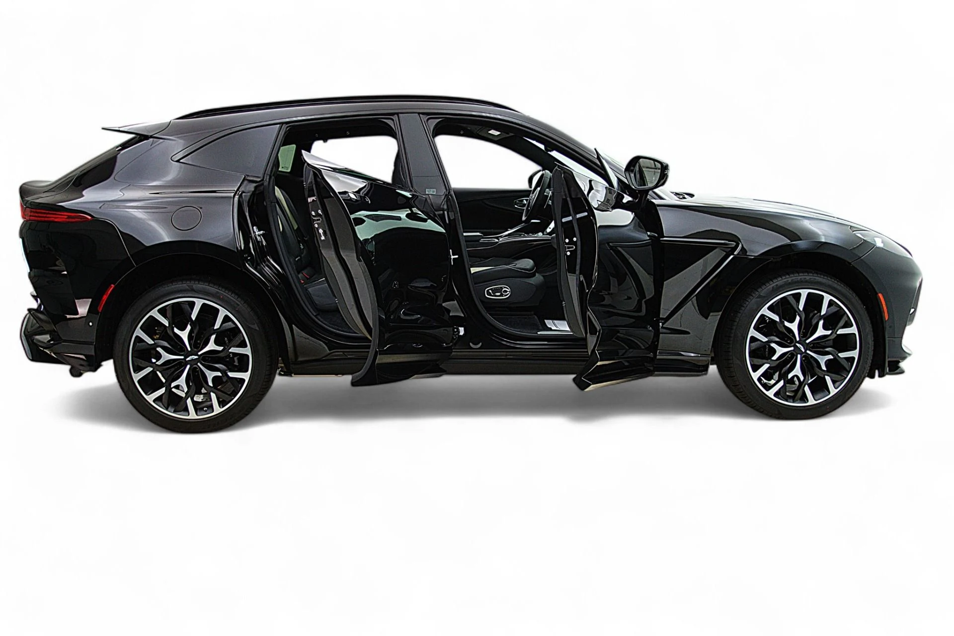 mph009_4135160423_Used_2023_Aston_Martin_DBX_707_718854606b