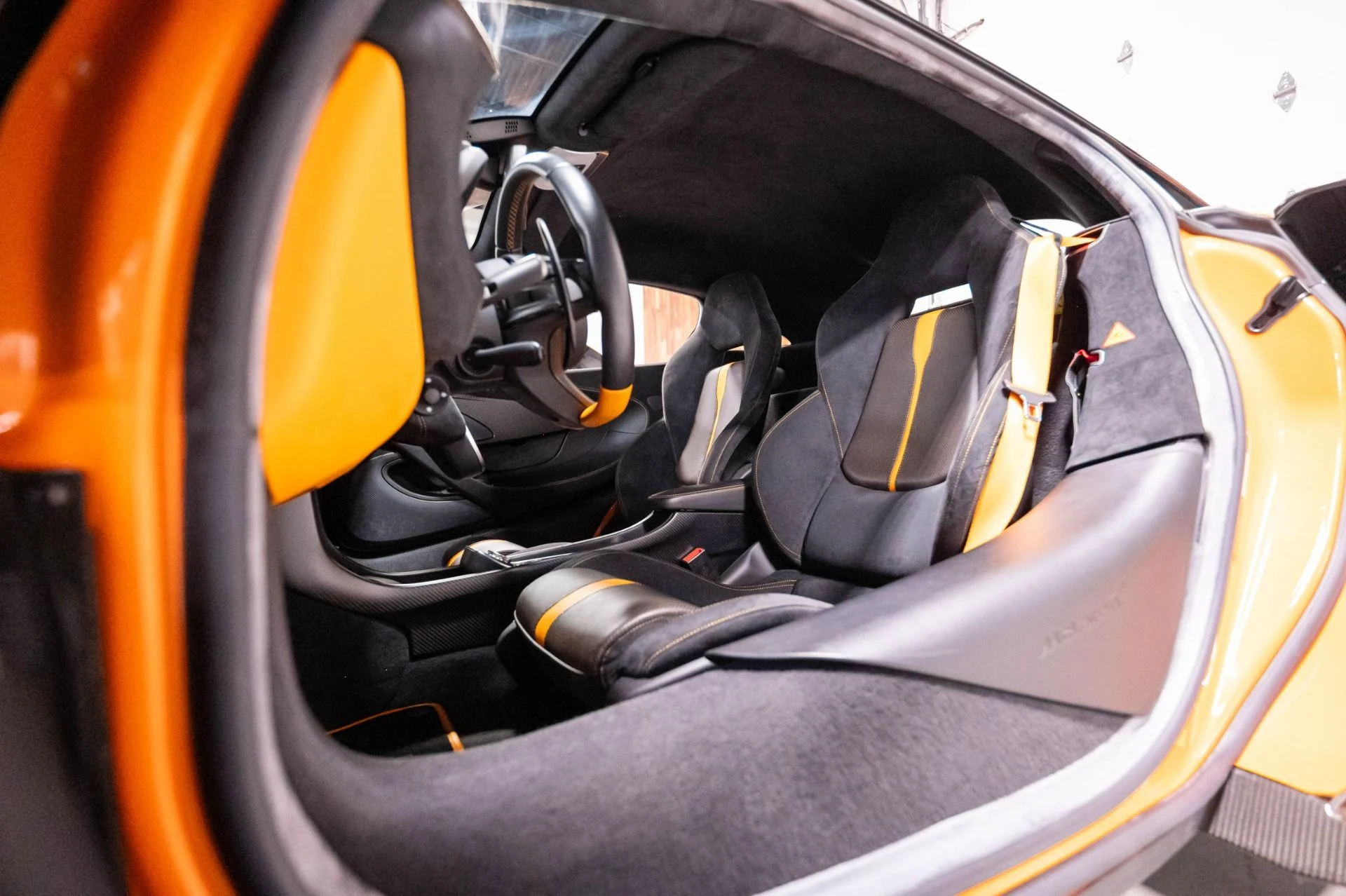 mph009_4142243459_Used_2017_Mc_Laren_570_S_1786570589_3c24b55337