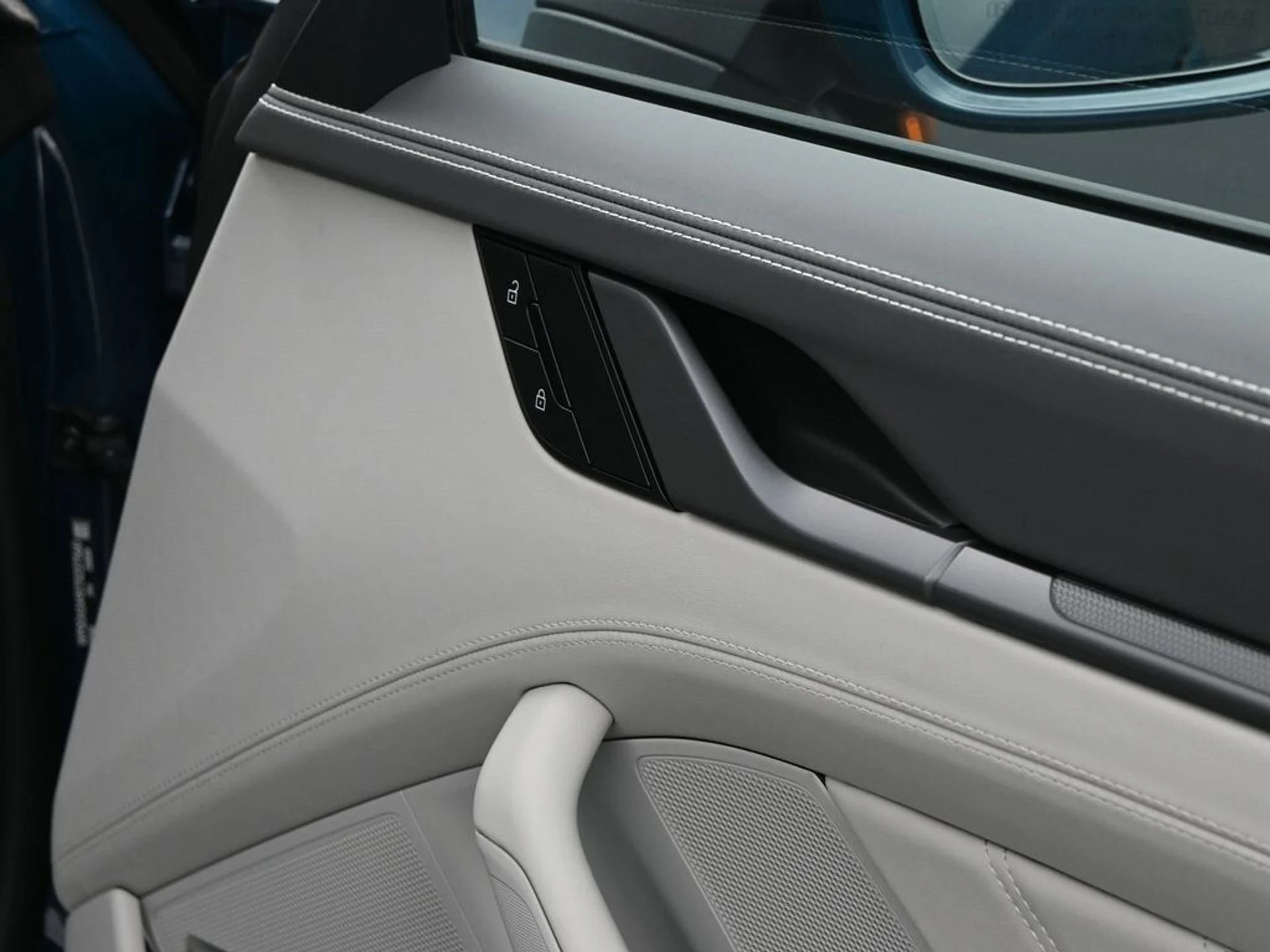 mph009_4145849146_90f9e4871093feaad249ce7179b4709ex_81d29778cf