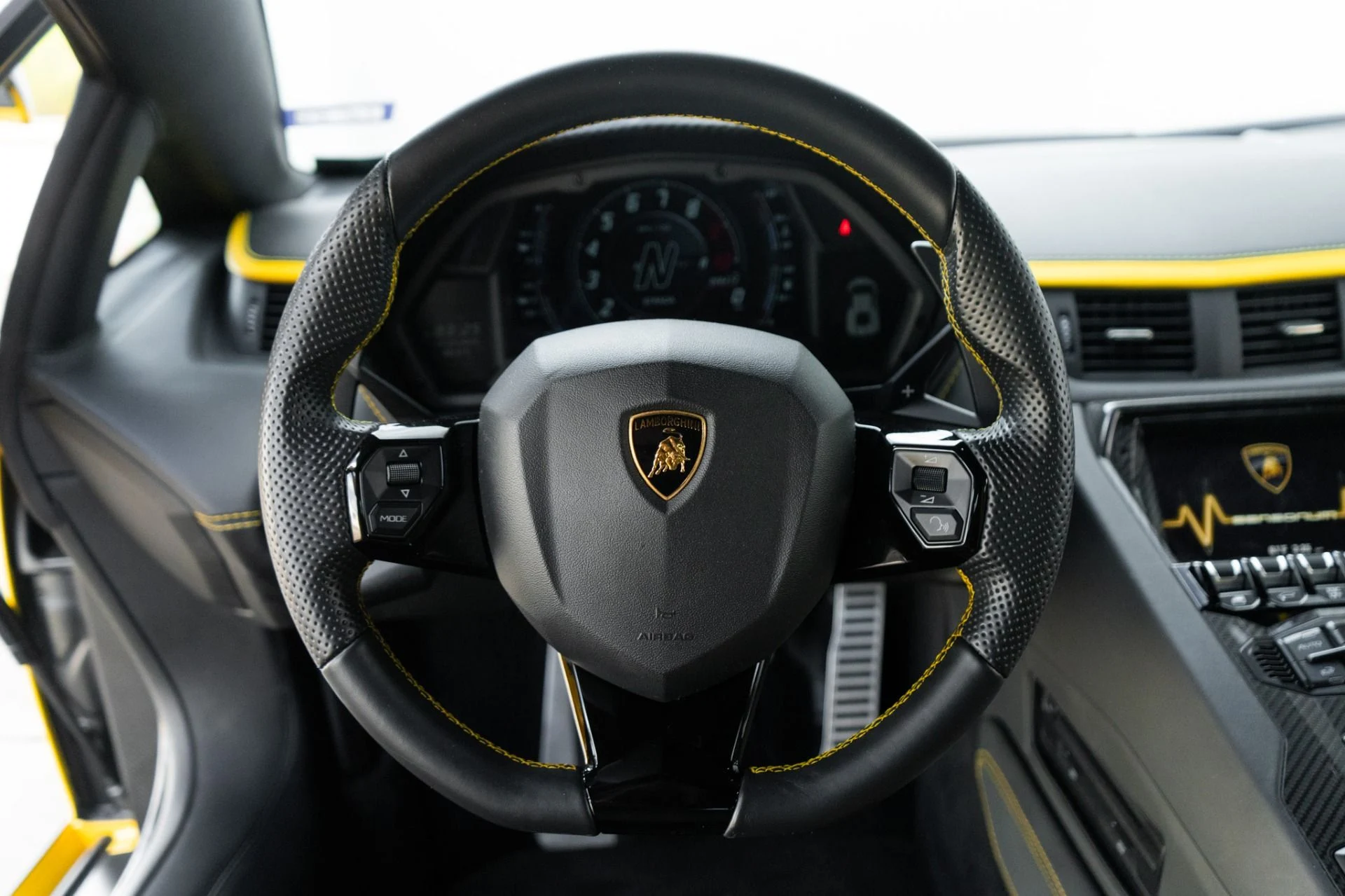 mph009_4157665908_Used_2018_Lamborghini_Aventador_S_LP_740_4_S_1761083724_ffe61c120b