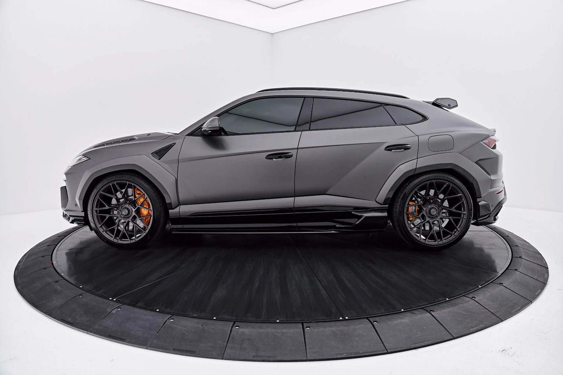 mph009_4169981308_Used_2025_Lamborghini_Urus_SE_1788282637_3005009bed