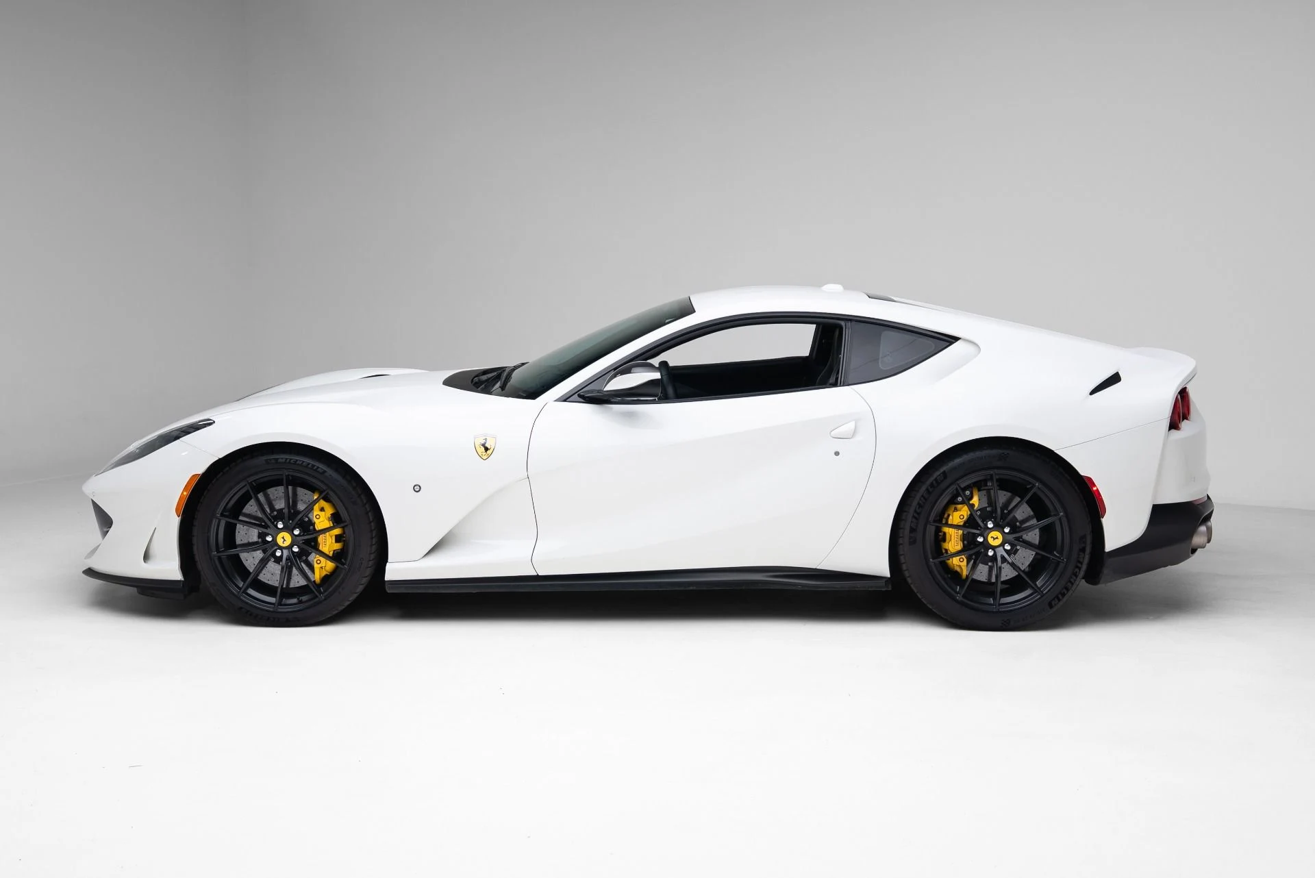 mph009_4171801349_Used_2018_Ferrari_812_Superfast_1770943869_f2794202b3