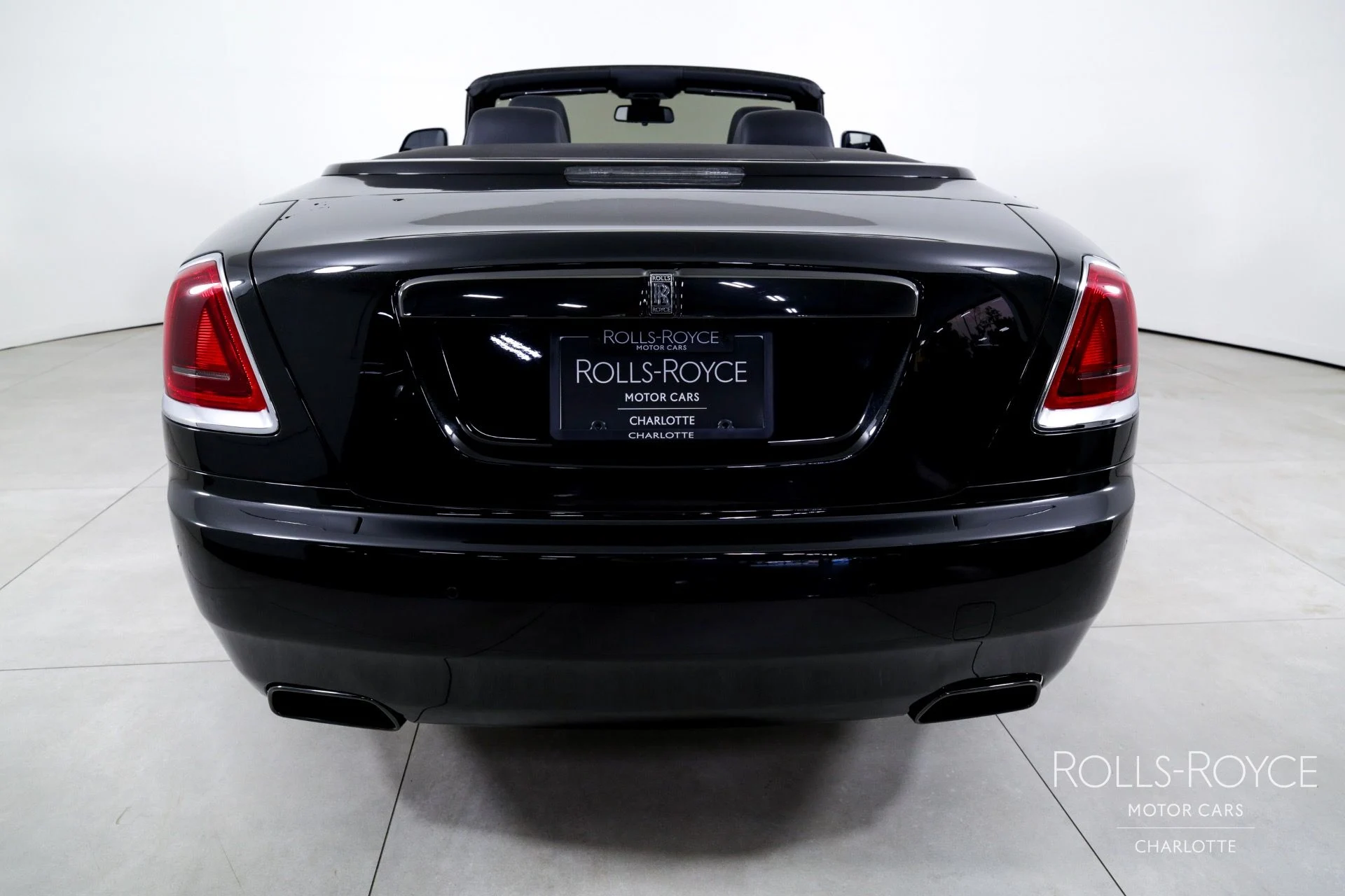 mph009_4172508074_Used_2018_Rolls_Royce_Black_Badge_Dawn_1747071479_ad2bcde9d5
