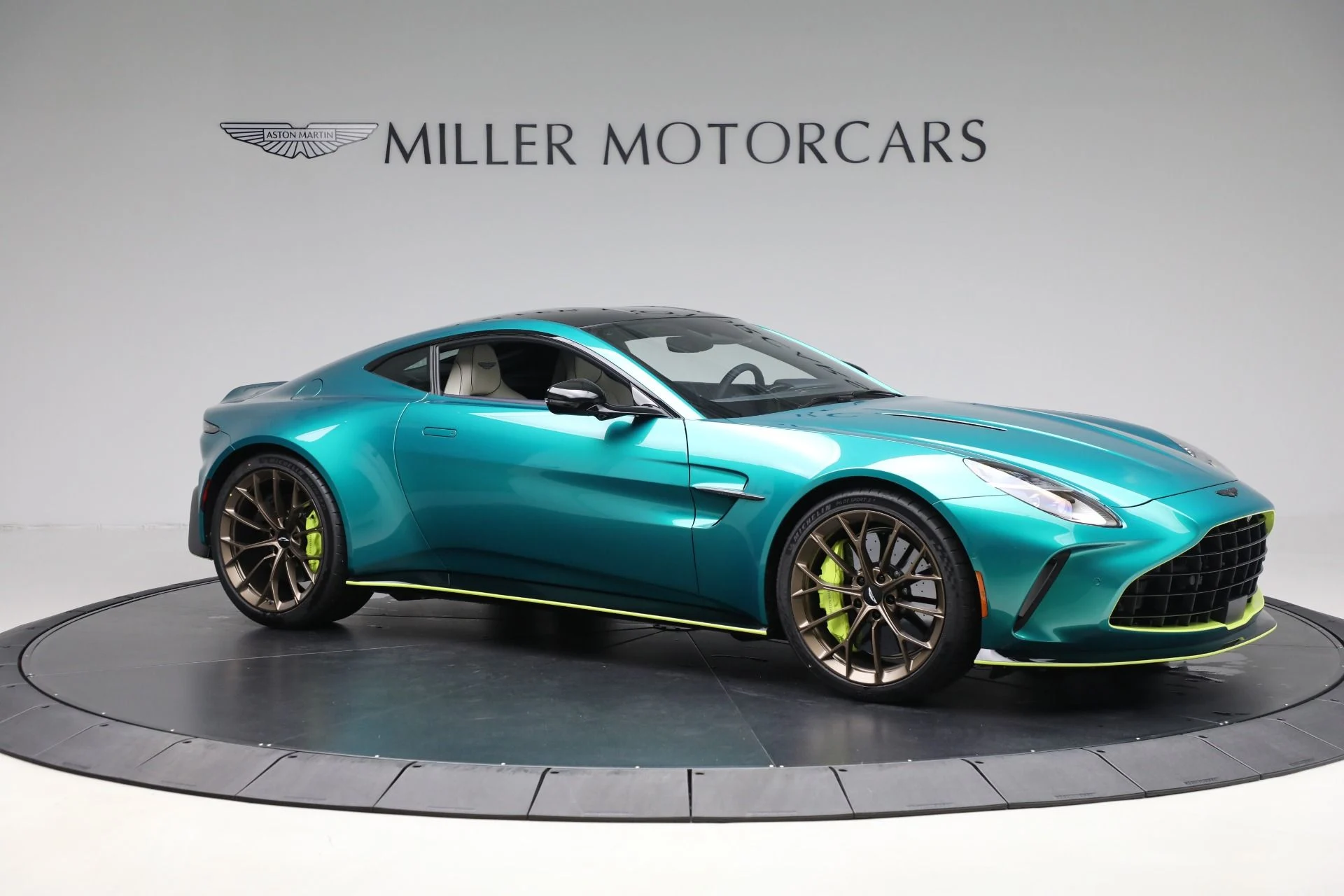 mph009_4189162778_New_2025_Aston_Martin_Vantage_077e7f8547