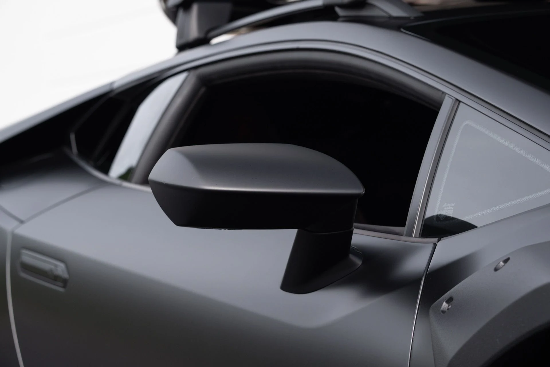 mph009_419448602_Used_2024_Lamborghini_Huracan_Sterrato_1775279061_61c9cec854