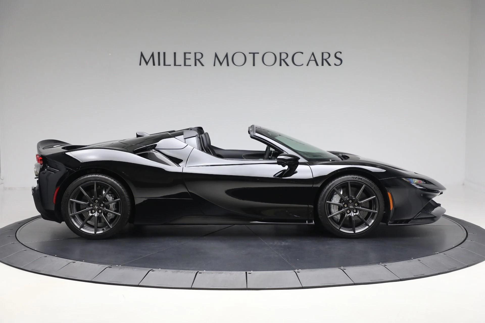 mph009_4200509296_Used_2023_Ferrari_SF_90_Spider_ca6318e720