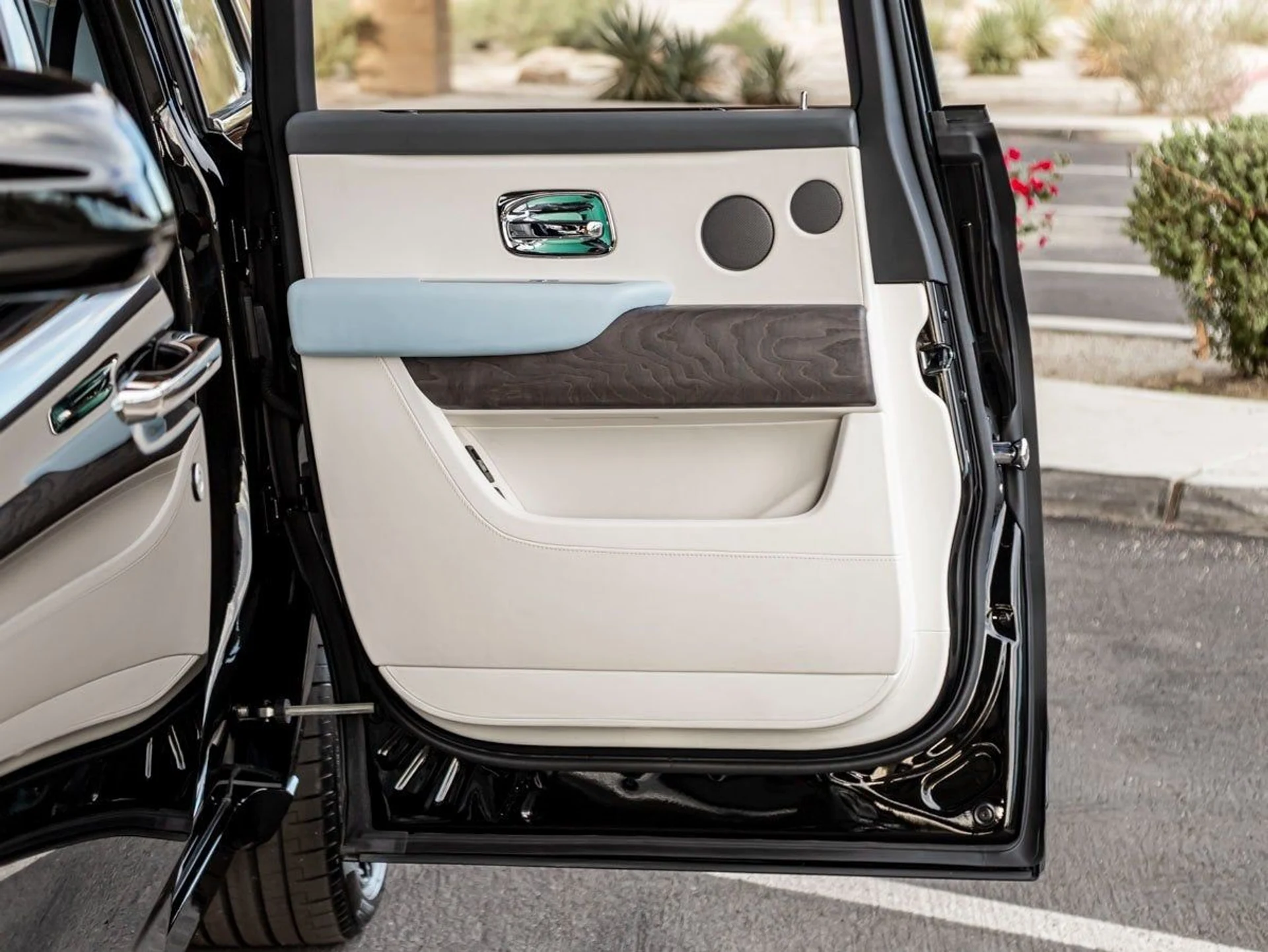 mph009_4202237684_10_570c1c78fe