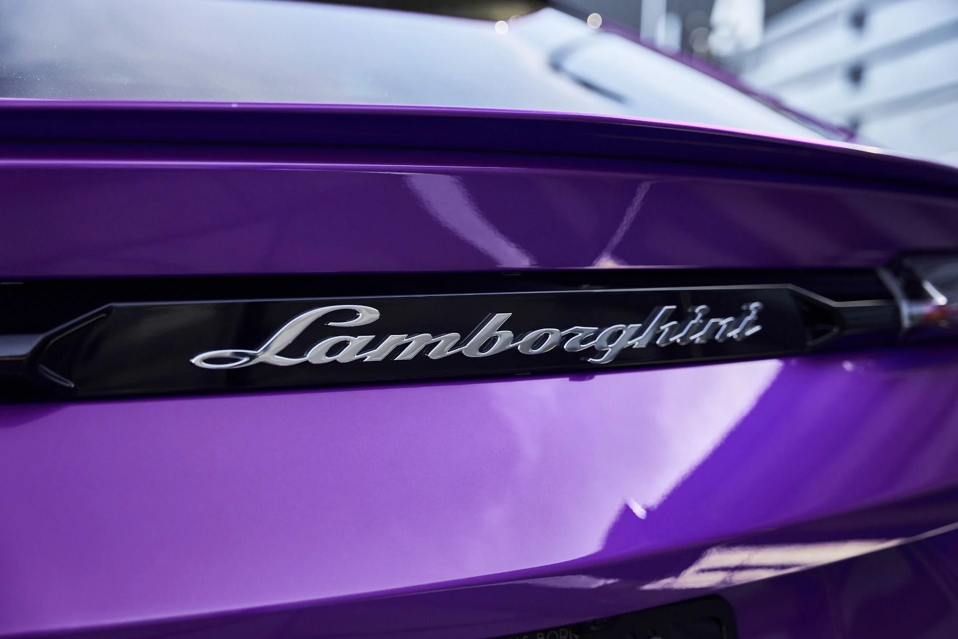 mph009_4205284419_Used_2021_Lamborghini_Urus_1772650611_e5bae77e97