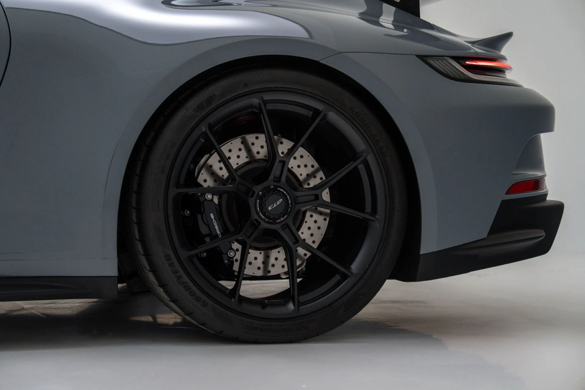 mph009_4210490195_Used_2024_Porsche_911_GT_3_1774634336_2521a119db