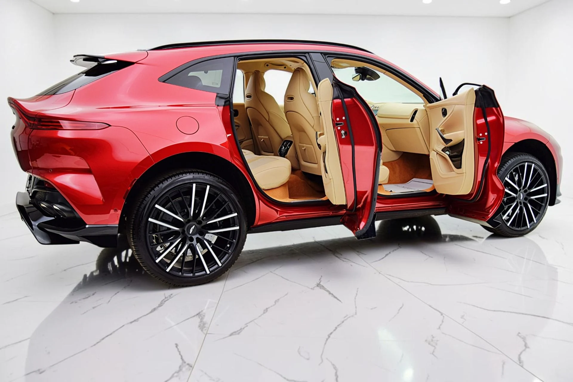 mph009_4213066894_Used_2023_Aston_Martin_DBX_707_8328390b0c