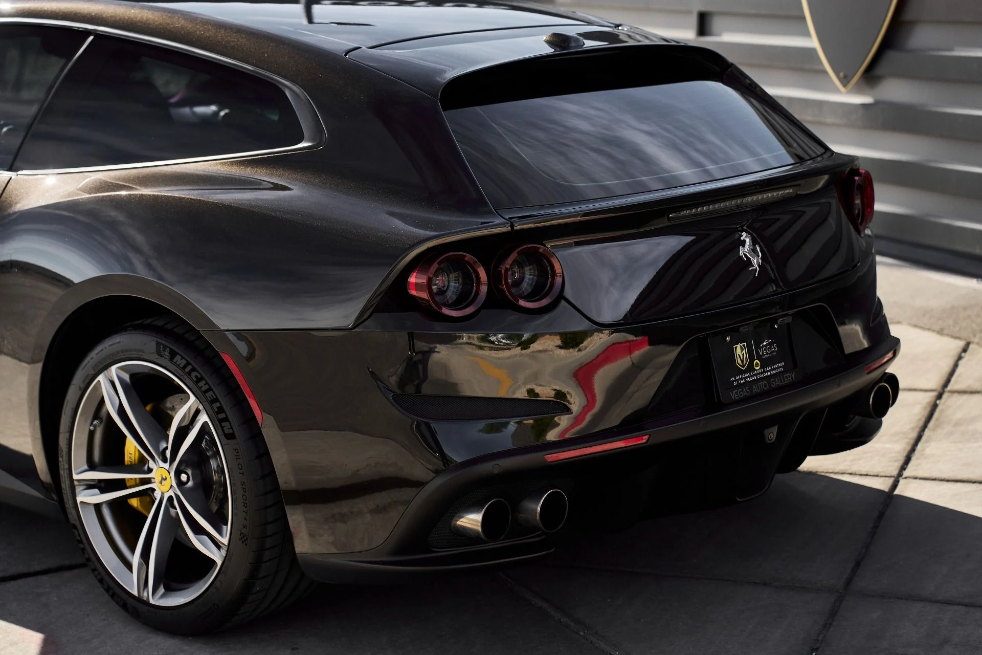 mph009_4213968469_Used_2018_Ferrari_GTC_4_Lusso_V12_1764210109_0628182809