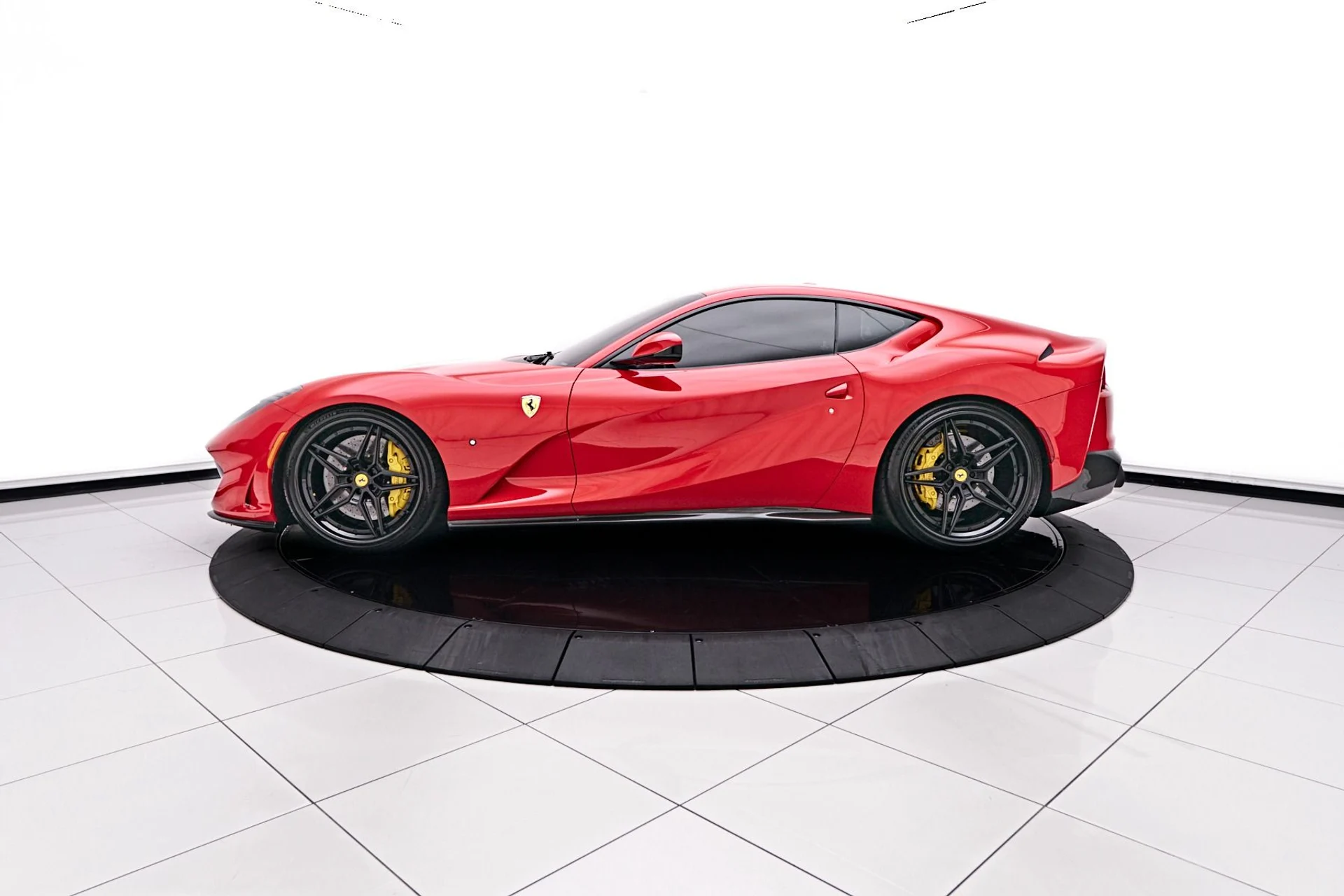 mph009_4229226311_Used_2018_Ferrari_812_Superfast_Base_1746047538_b97e8eaa29