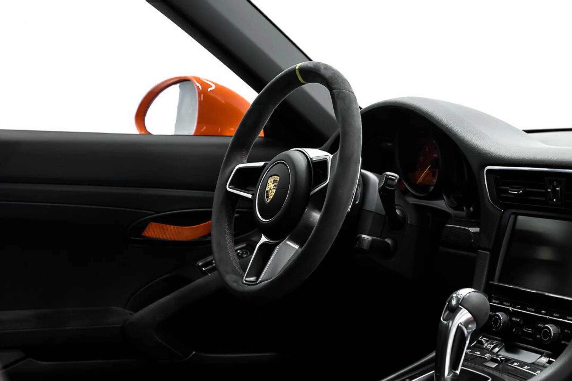 mph009_4240376779_porsche_911_2016_jpg_v_1754355020_3a09e19b83