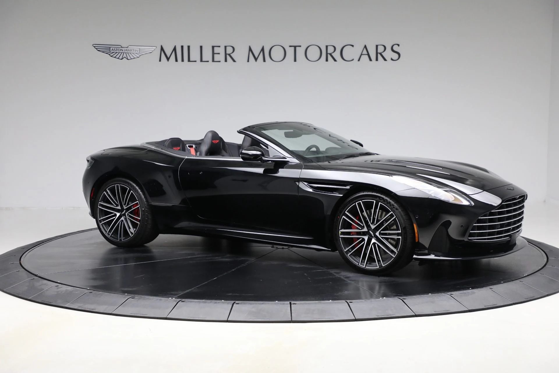 mph009_4241668982_New_2025_Aston_Martin_DB_12_Volante_16927a6fd3