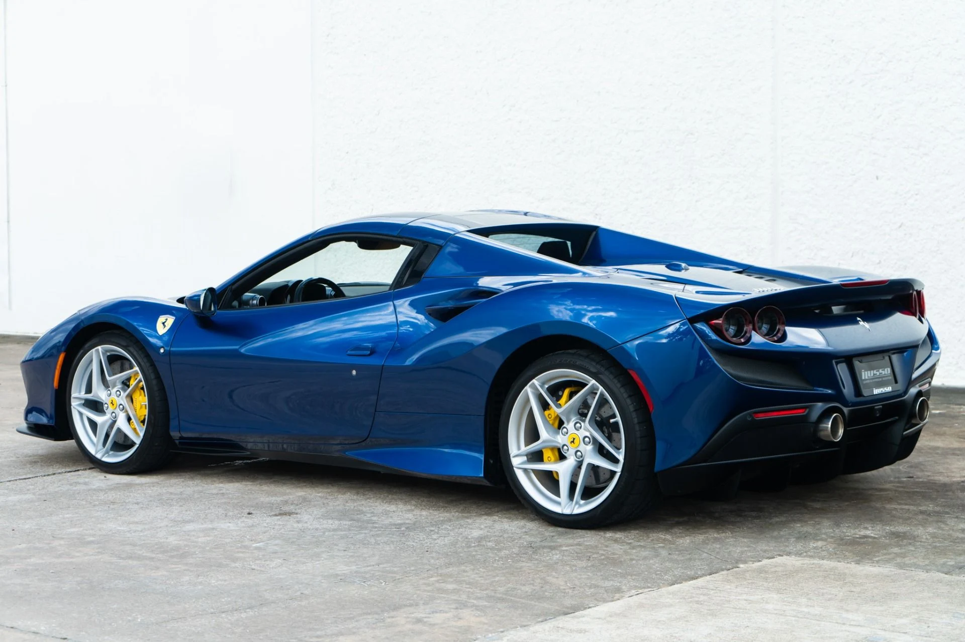 mph009_4243176868_Used_2022_Ferrari_F8_Spider_1779493507_ab5a69eeb2