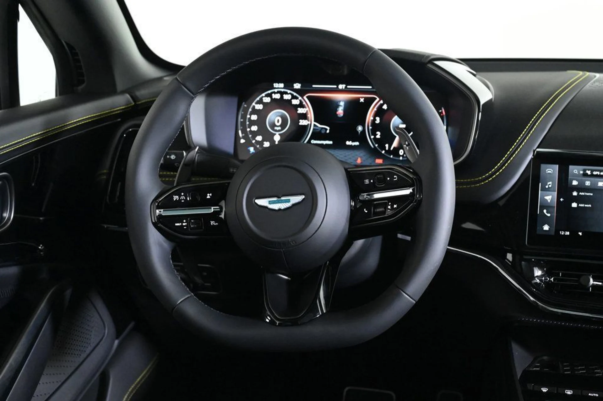 mph009_4243899001_new_2026_aston_martin_dbx_707awd_11350_22992947_10_1024_168cf04eb6