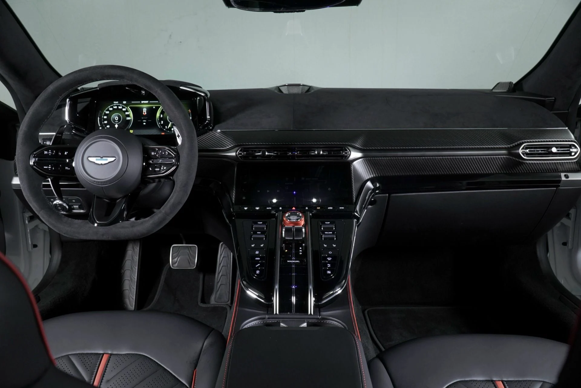 mph009_4244632146_New_2026_Aston_Martin_Vantage_1768443052_20ea7f837e