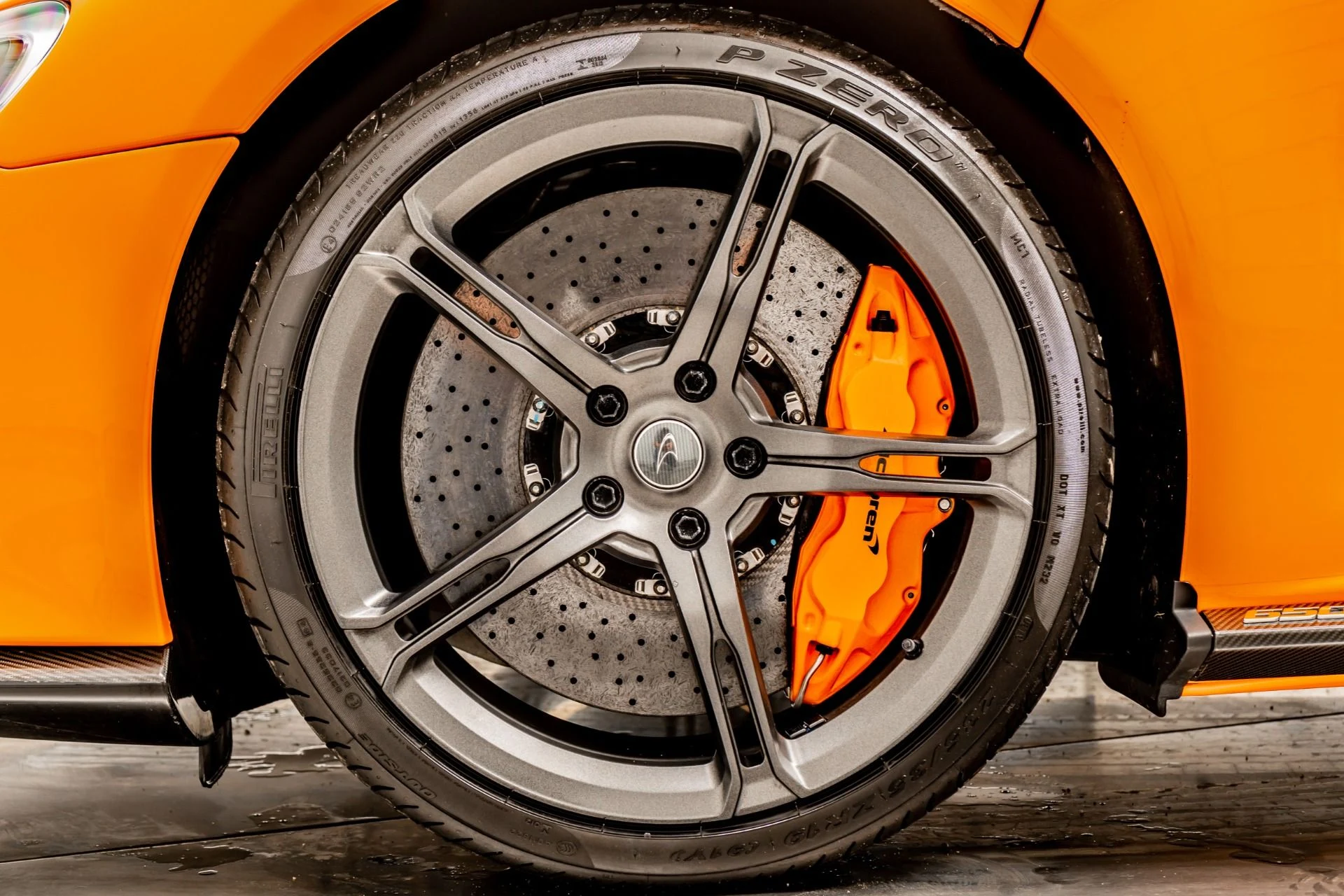 mph009_4254049699_Used_2015_Mc_Laren_650_S_Spider_Interior_and_Exterior_Carbon_Packs_Suspension_Lifter_1778269559_e47f44ceca