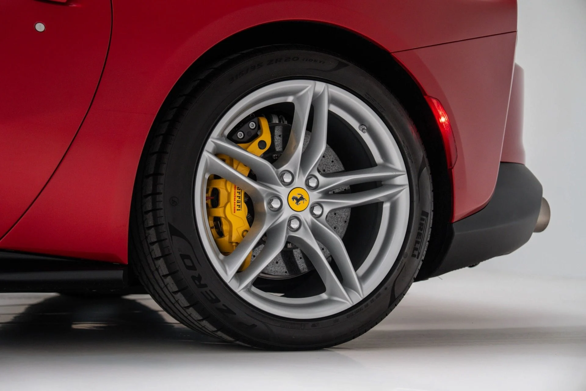 mph009_42585731_Used_2019_Ferrari_812_Superfast_1774387525_febcc72b15