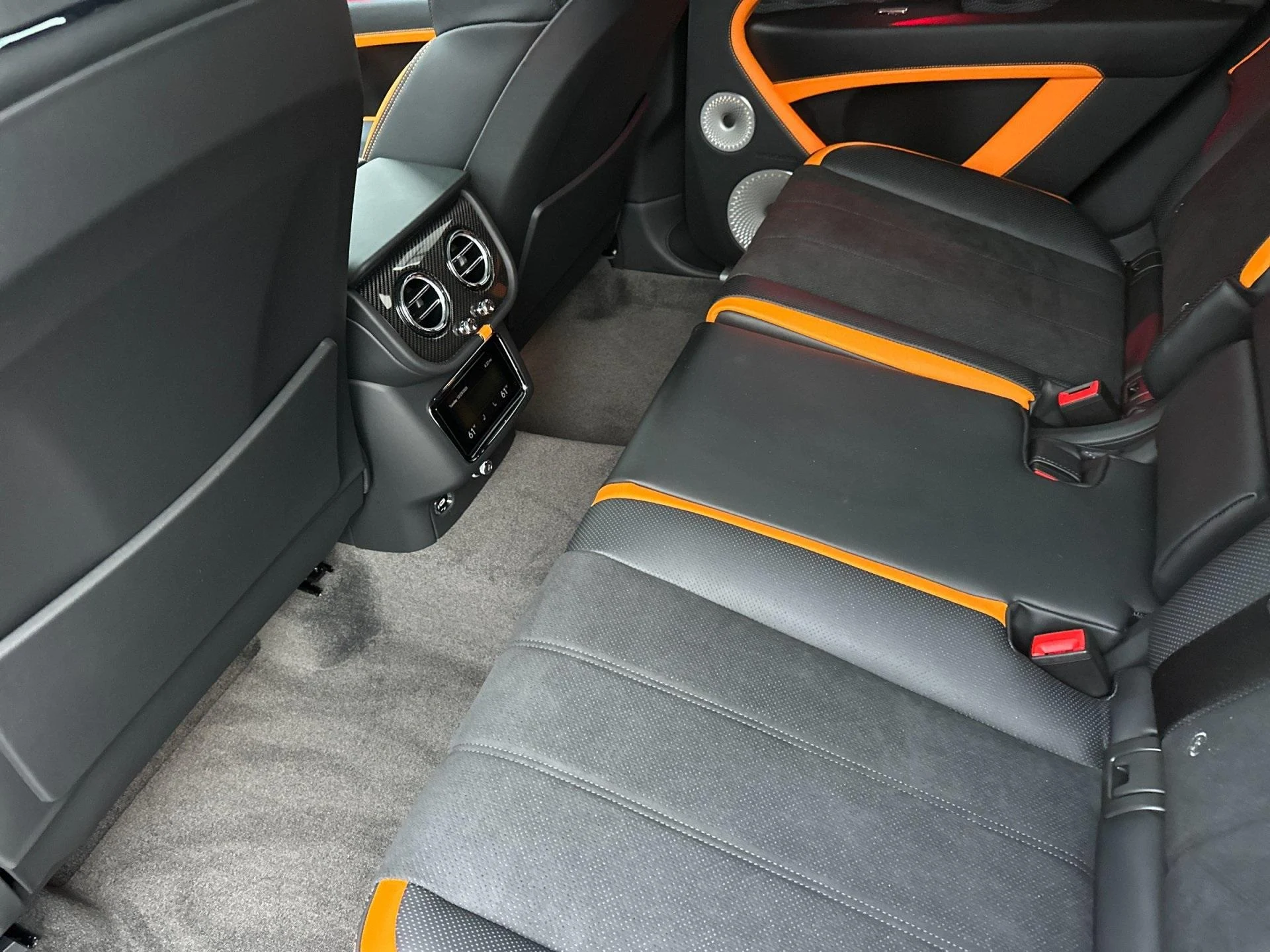 mph009_4265940545_New_2026_Bentley_Bentayga_Speed_1766589043_350dc72beb