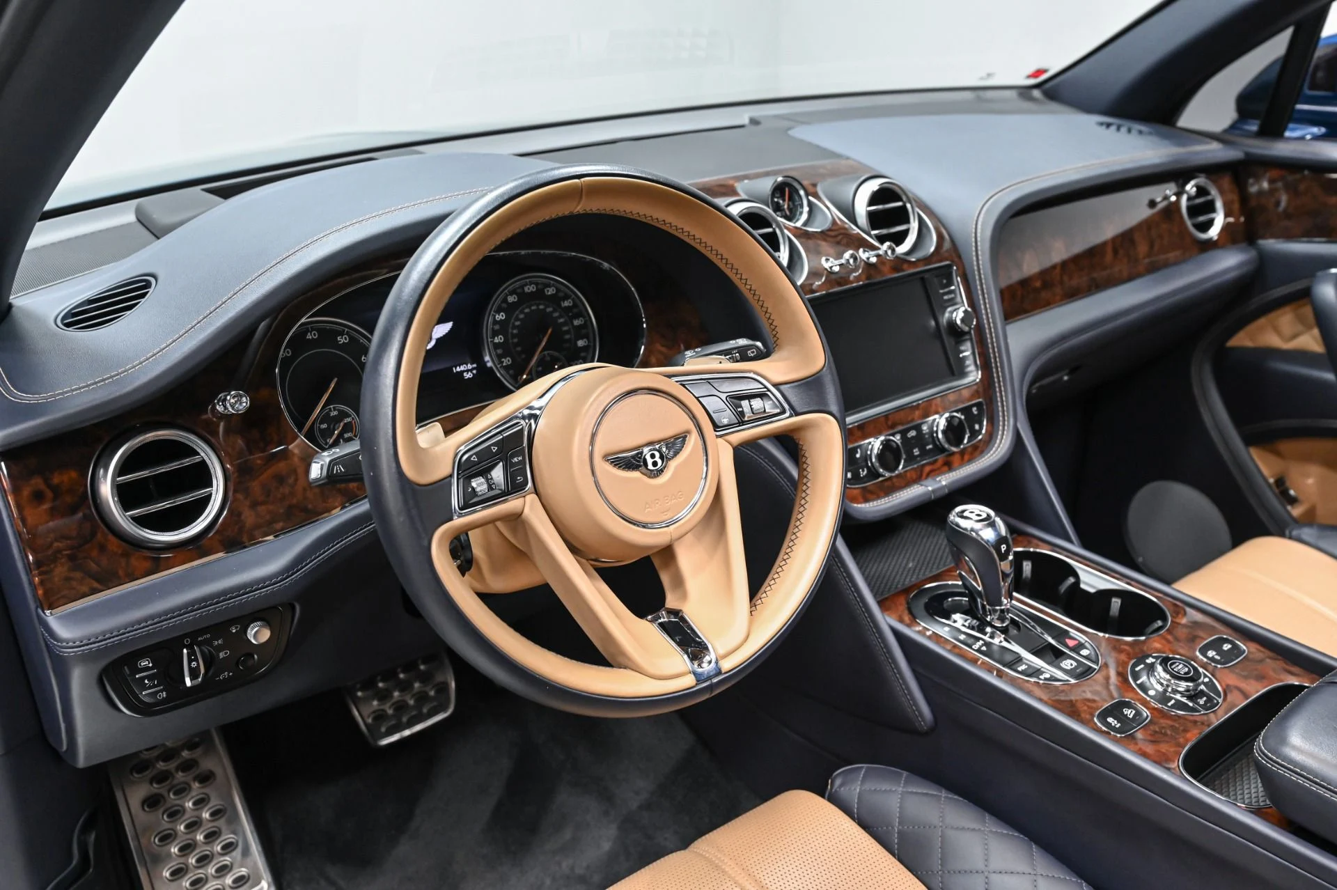 mph009_4274526867_Used_2018_Bentley_Bentayga_W12_1749249665_40d74c7023