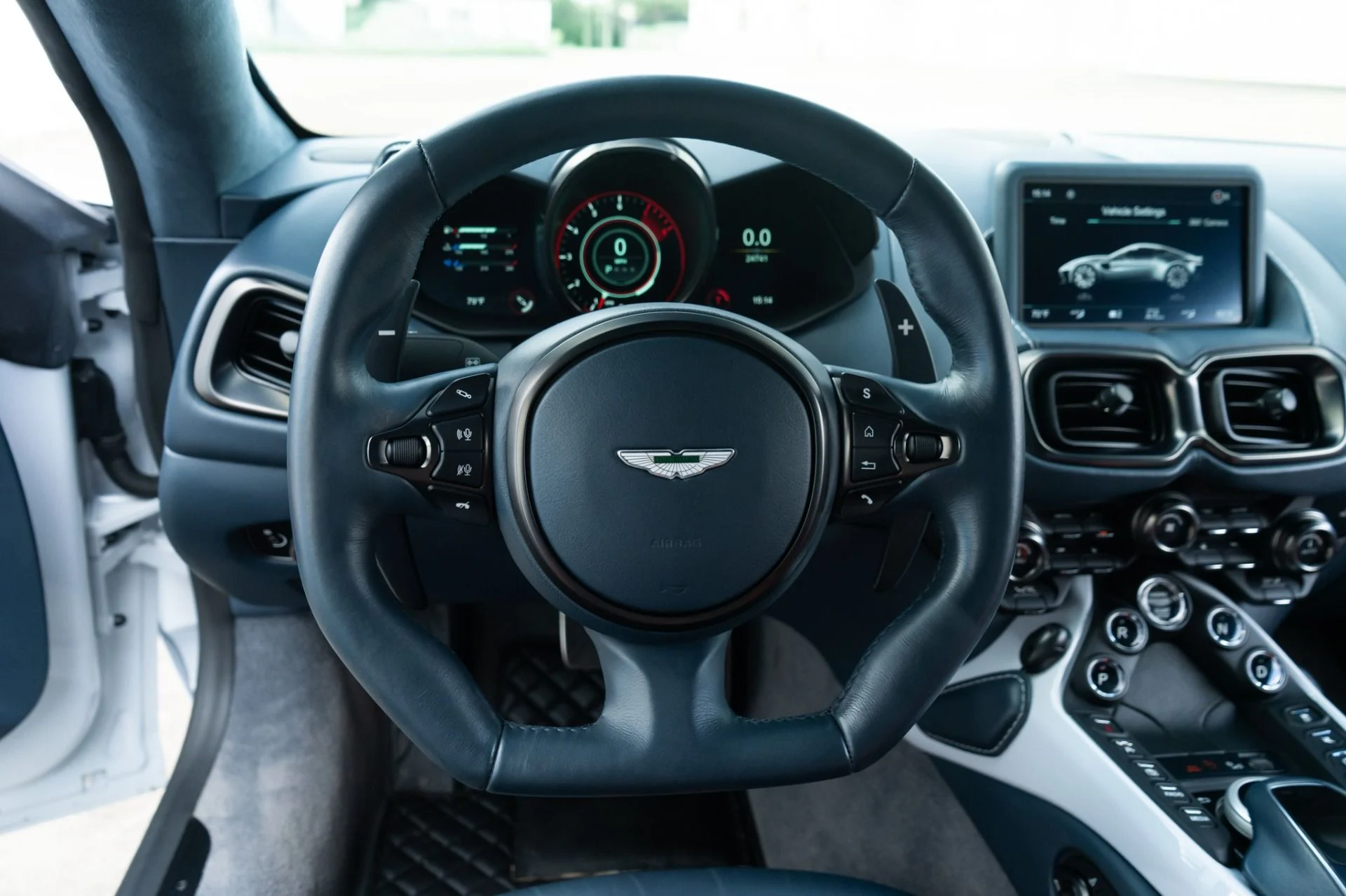 mph009_4291283805_Used_2019_Aston_Martin_Vantage_1777043829_8005a507a5