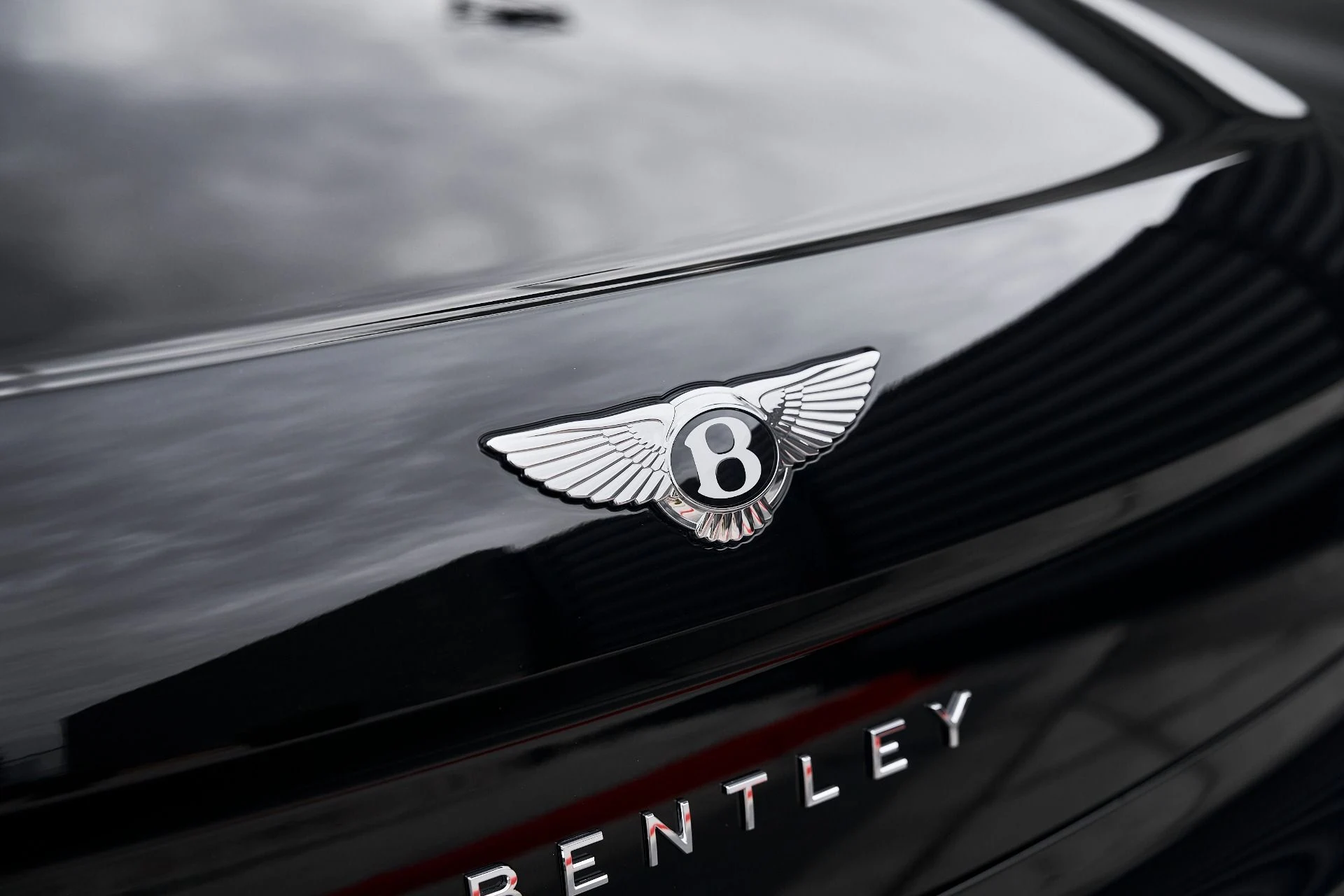 mph009_4291489827_Used_2025_Bentley_Flying_Spur_Speed_1769137028_7d97eb5696