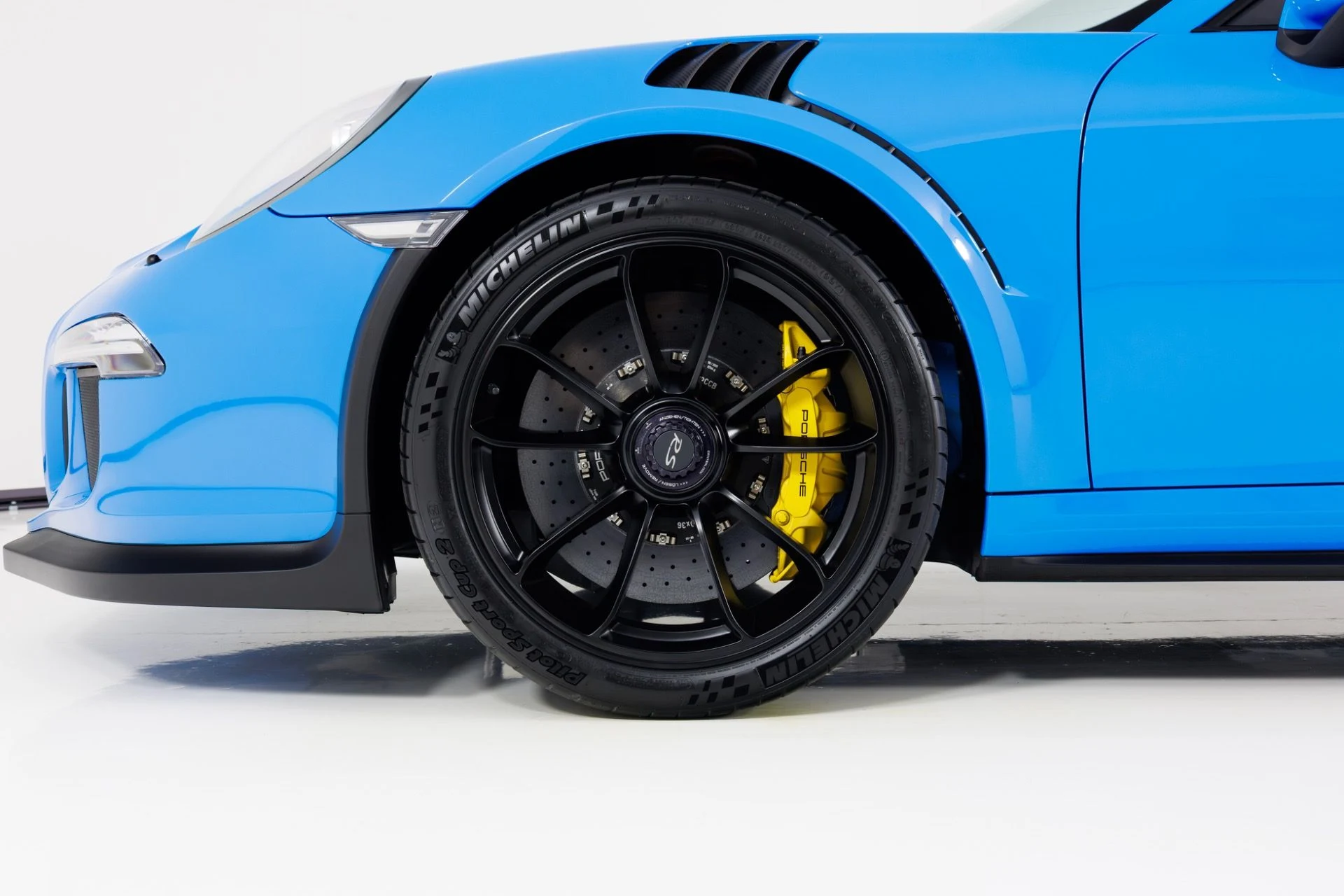 mph009_4291524722_Used_2016_Porsche_911_GT_3_RS_1769037871_4e89454bb8