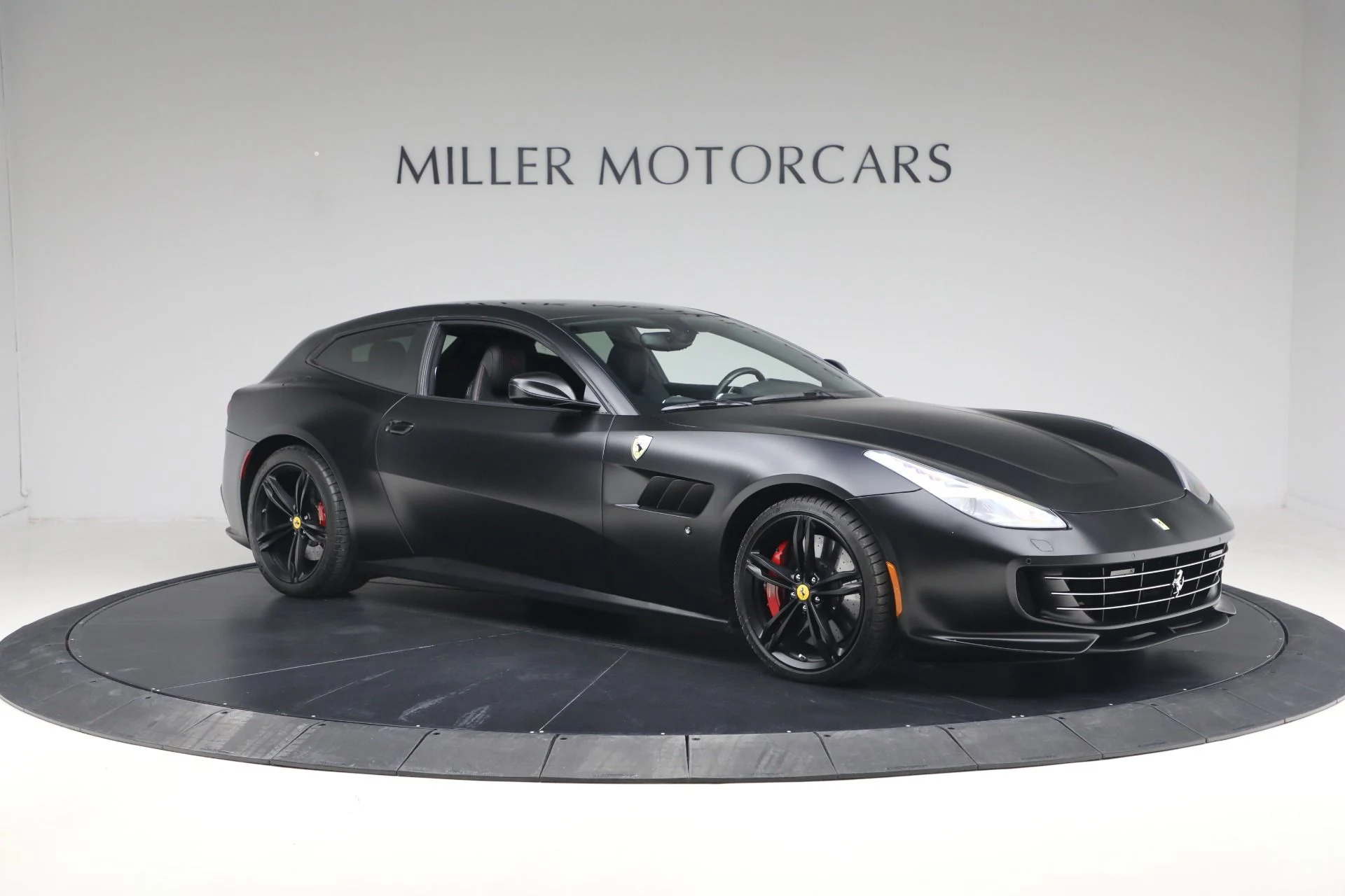 mph009_4293727843_Used_2018_Ferrari_GTC_4_Lusso_1771085143_7dc7863084