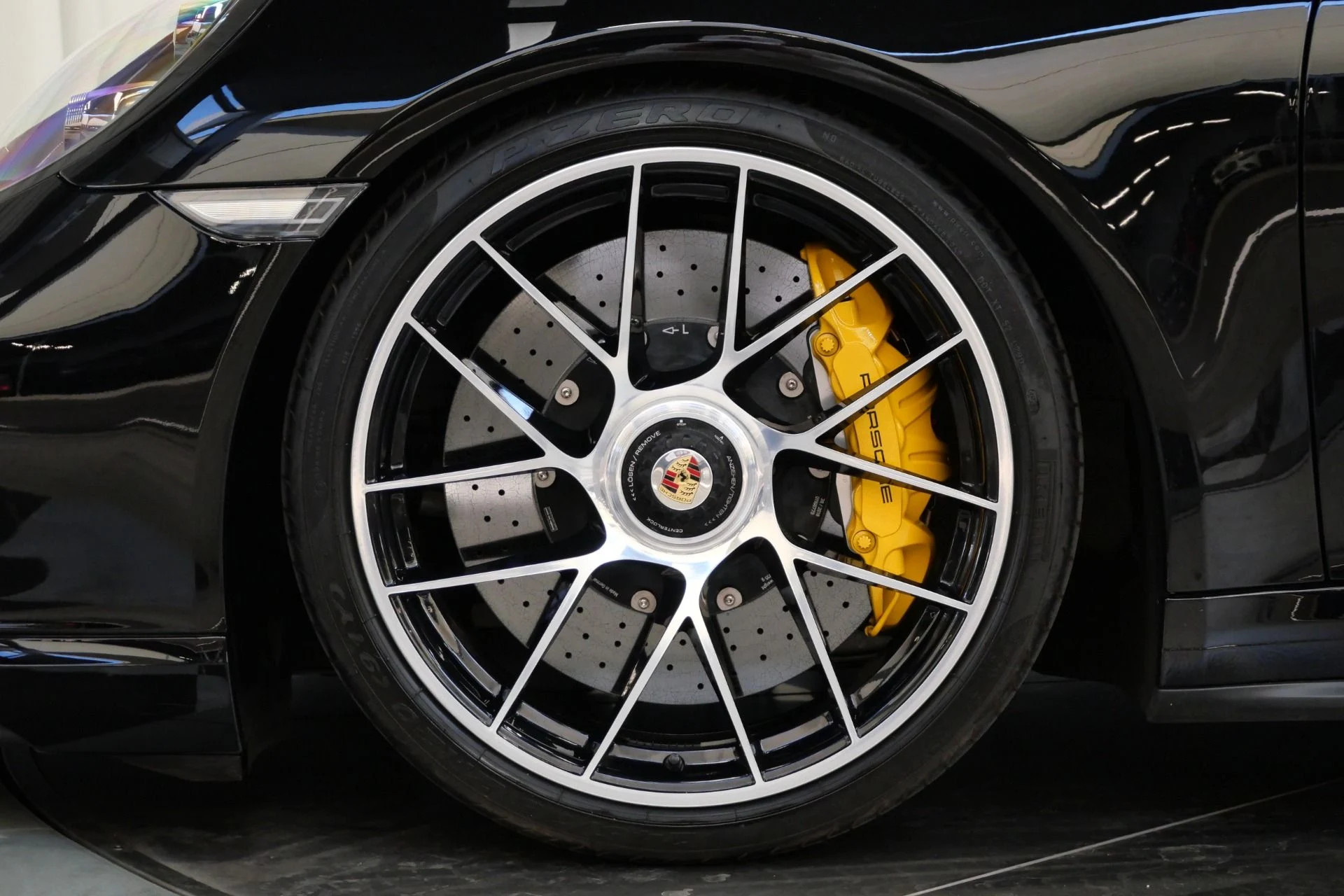 mph009_435729485_Used_2019_Porsche_911_Turbo_S_Cabriolet_1756135575_fee96dc1f1