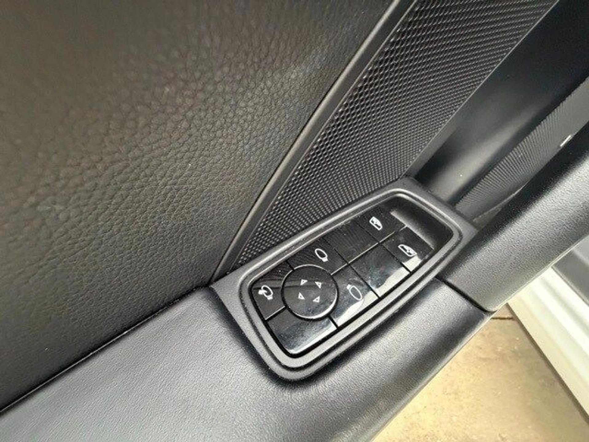 mph009_437503401_5bf0d7ef589ed23ccb7514cec7c31866x_47164a4a01