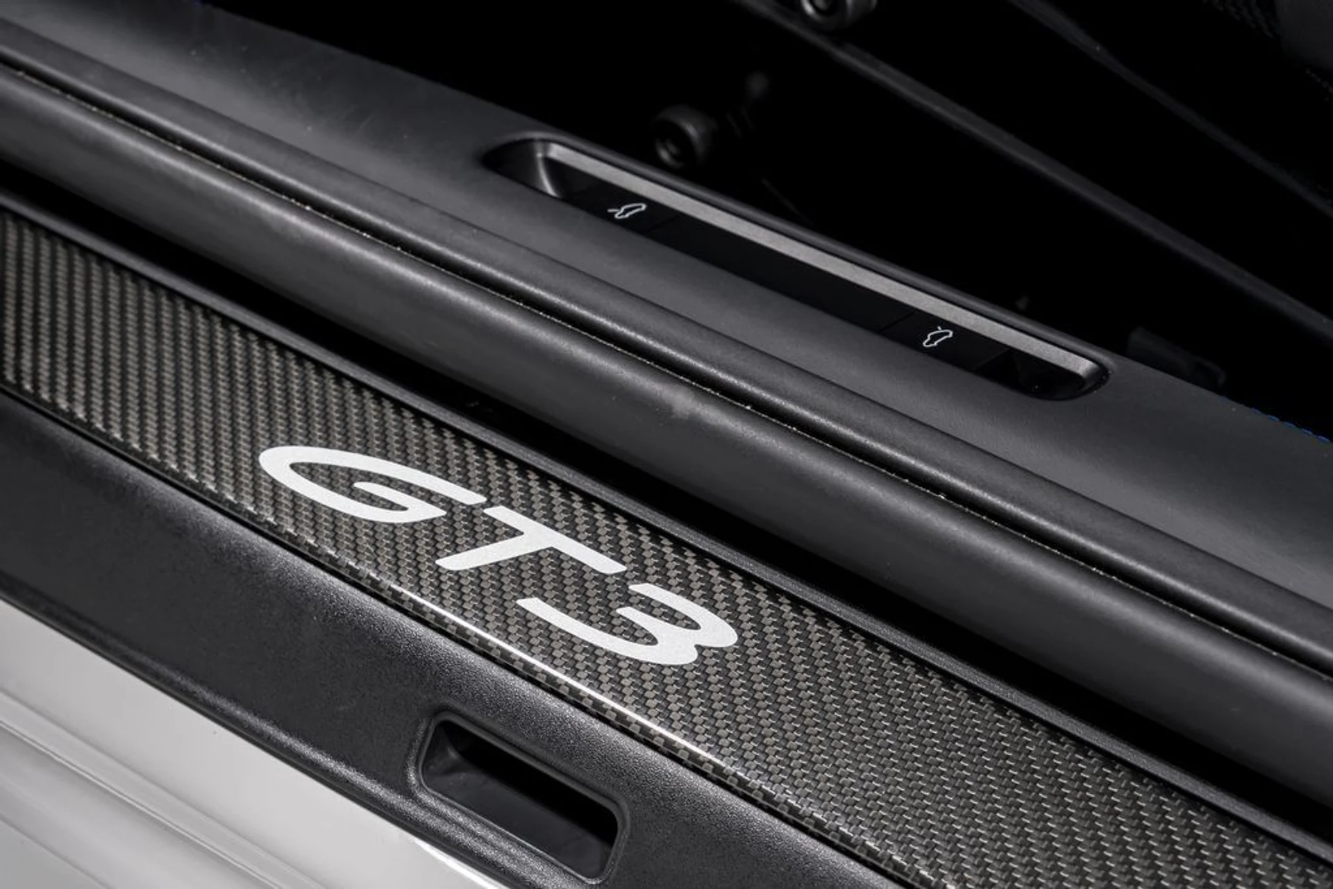 mph009_439707824_207e4e18a1f5bcab394439af685dc690x_421129467c