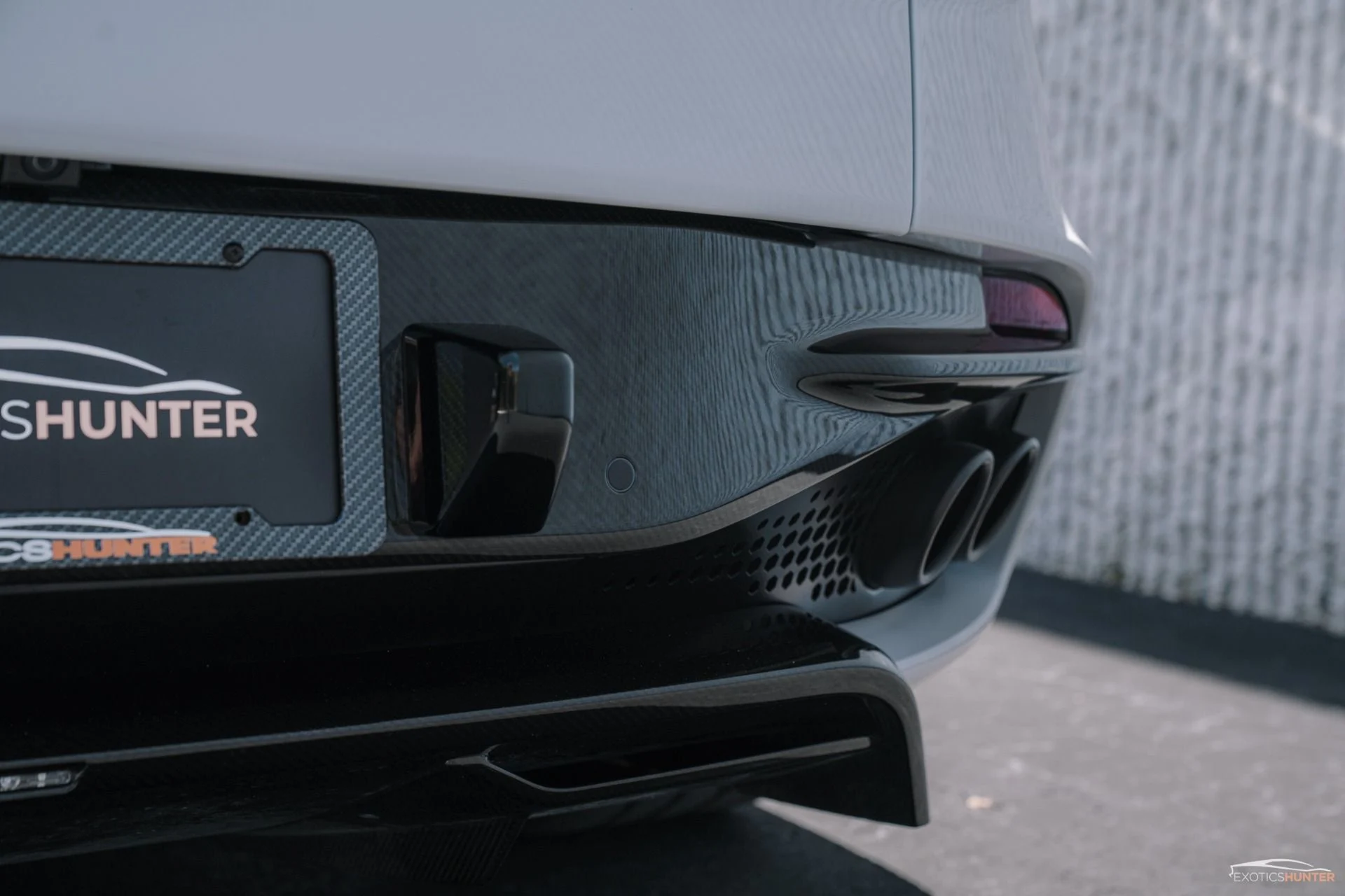 mph009_43977284_Used_2019_Aston_Martin_DBS_Superleggera_in_White_Stone_w_Carbon_Exterior_1755546225_4d0f0f963c