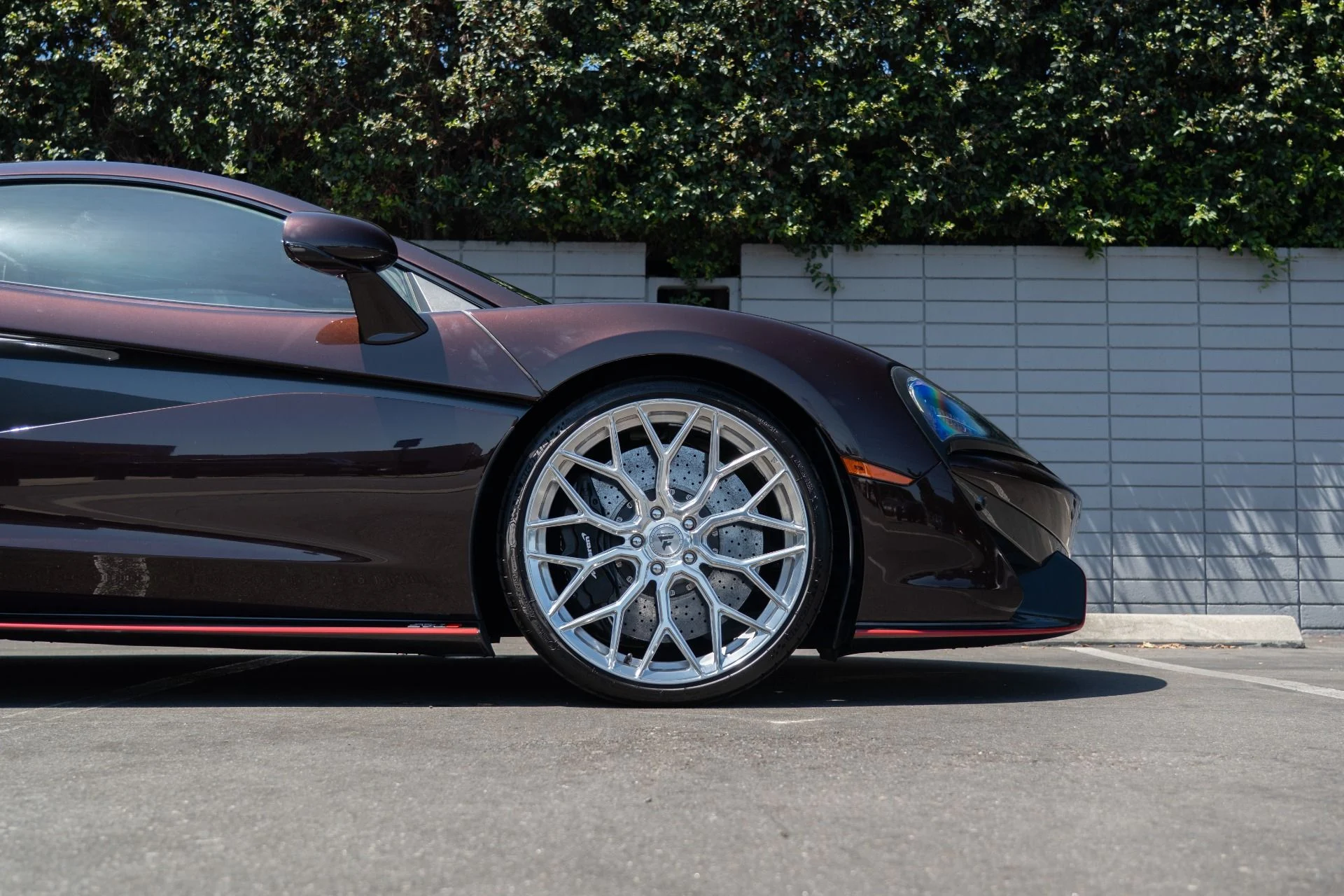 mph009_445665354_Used_2016_Mc_Laren_570_S_1757091575_dbcbcf9805