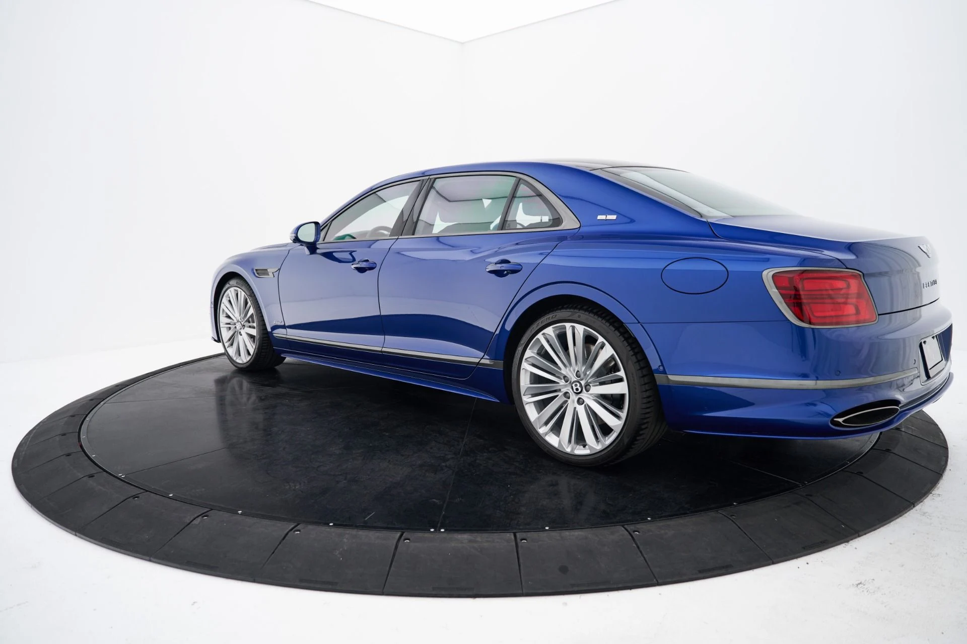mph009_4526226_Used_2025_Bentley_Flying_Spur_Speed_1792601125_e7d2867cb9