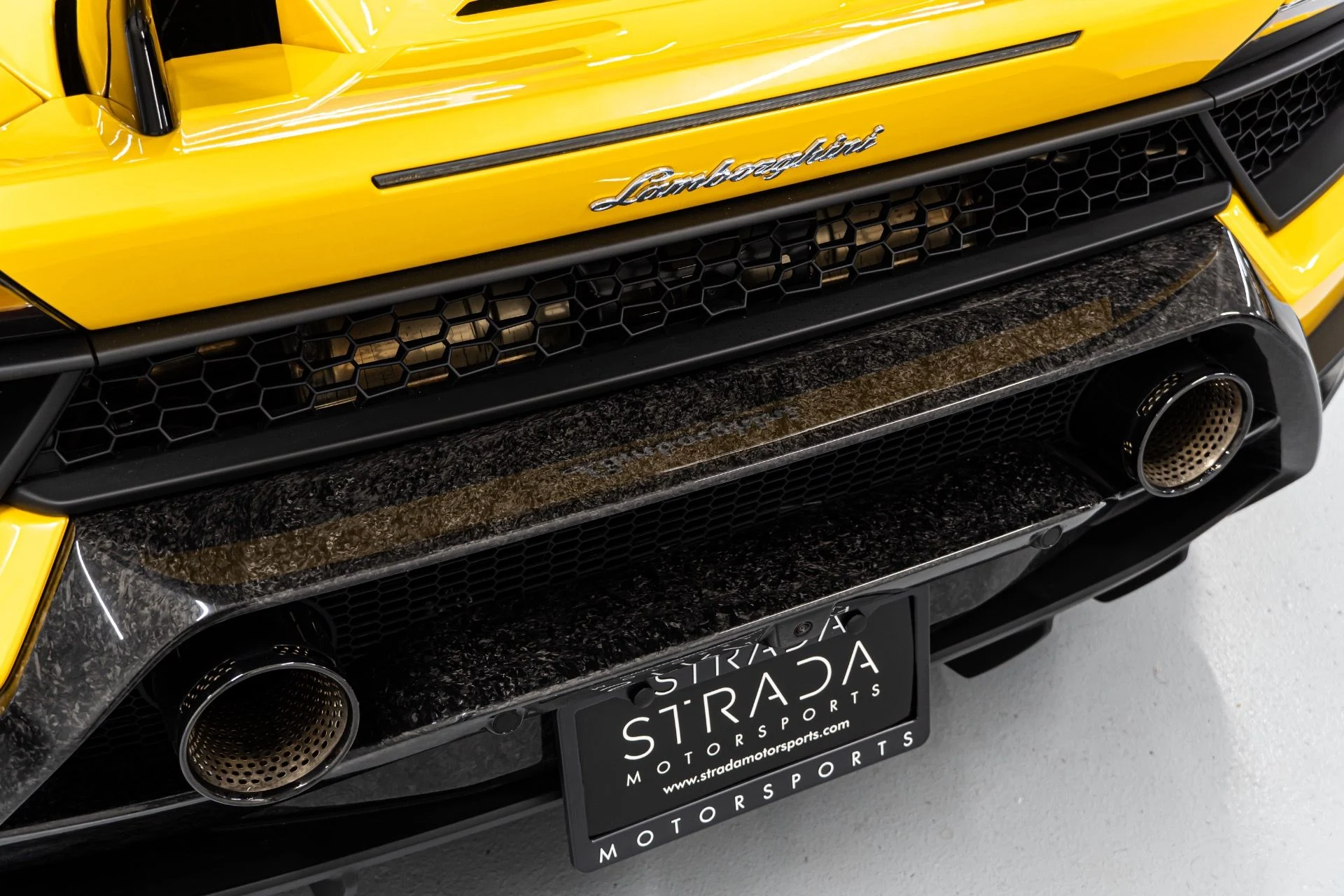 mph009_459409524_Used_2019_Lamborghini_Huracan_LP_640_4_Performante_1764627885_119cf8b418