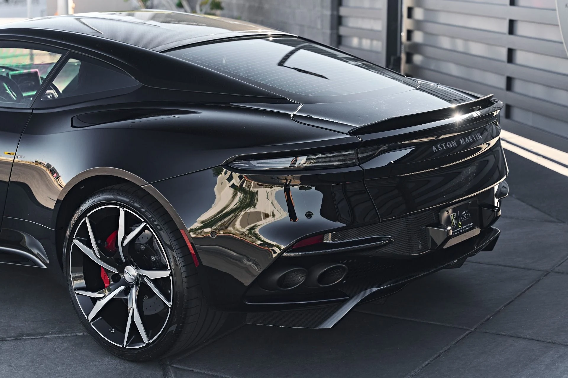 mph009_460174725_Used_2019_Aston_Martin_DBS_Superleggera_1791337399_5c59fc878b