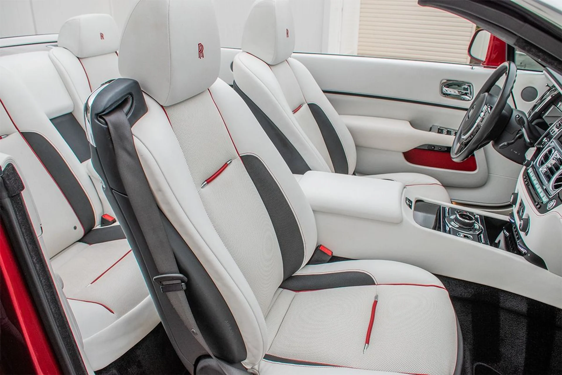 mph009_46610334_Used_2018_Rolls_Royce_Dawn_1730954781_9bdfa826ad