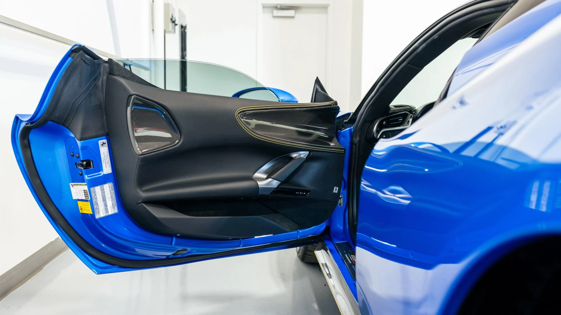 mph009_471342644_Used_2023_Ferrari_SF_90_Stradale_Base_1782923021_ba10985d2c