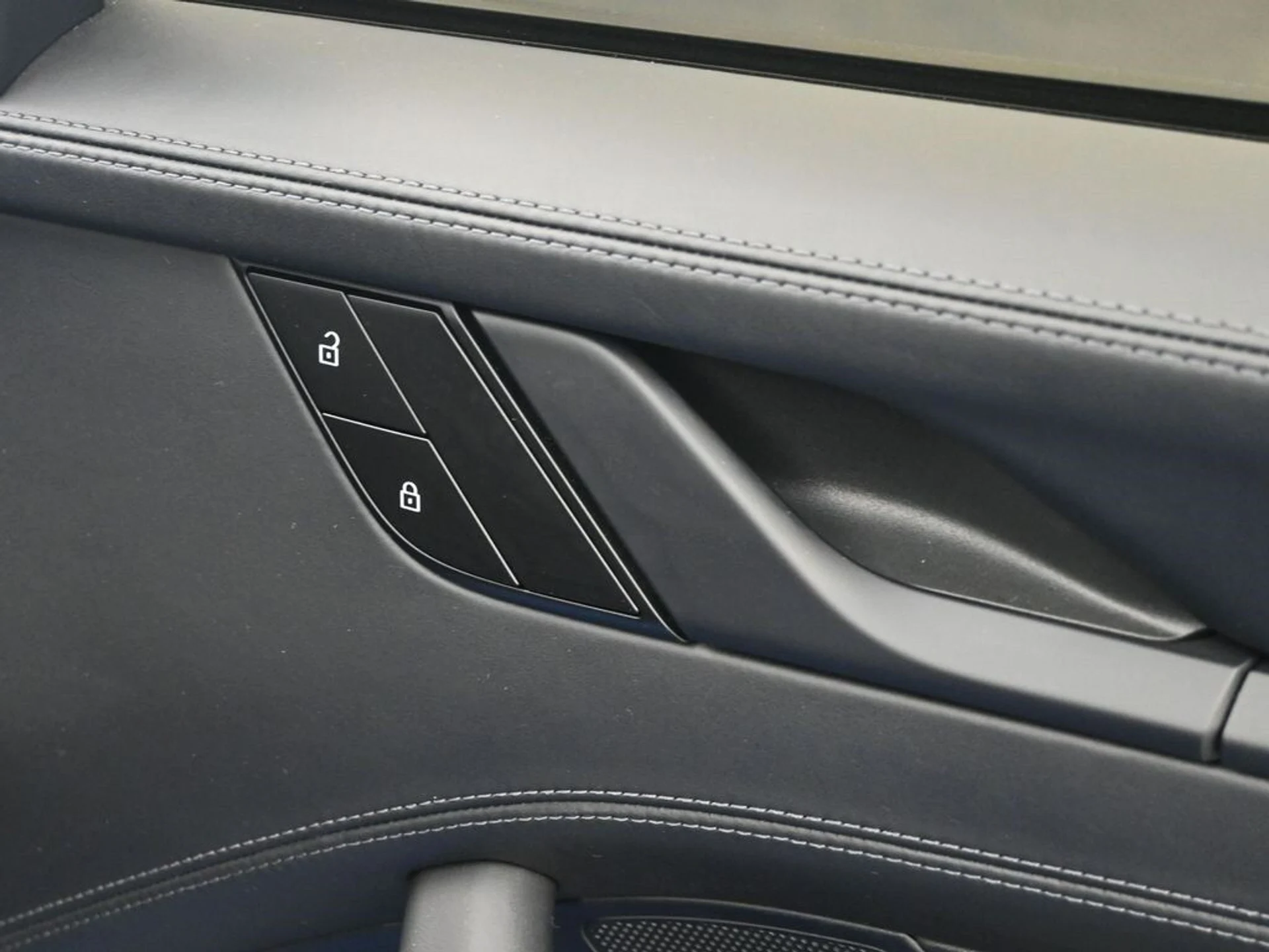 mph009_473261745_b51c9755b39696c8f2e86c5c12090a26x_e72b305010