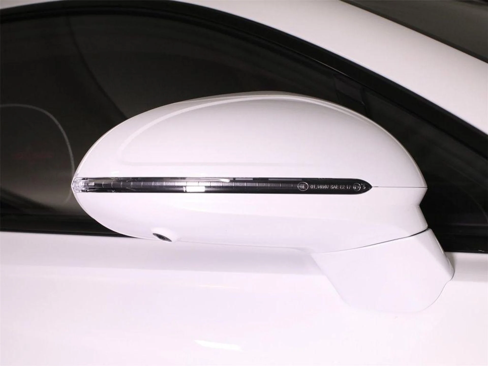 mph009_480065243_9xq_C0zc_Bt_Gl0_K6g_K_Hk_U_Dvk_Cb_JEM_64413e9bbc