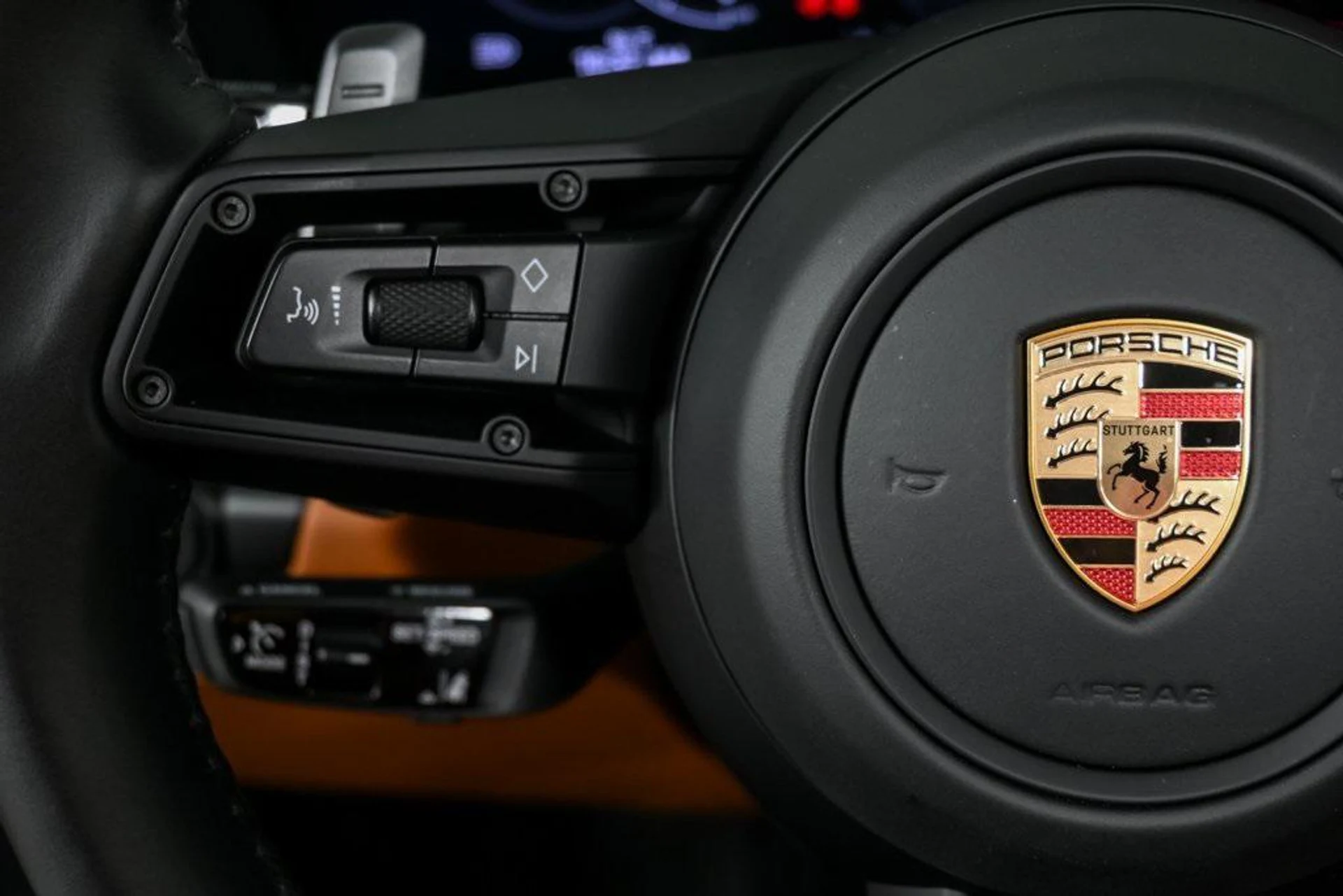 mph009_480825123_m_P5n_Mcc_P9q355_Pe9_Ge_V6_Hdsg_I_Vs_bd19b3eab3