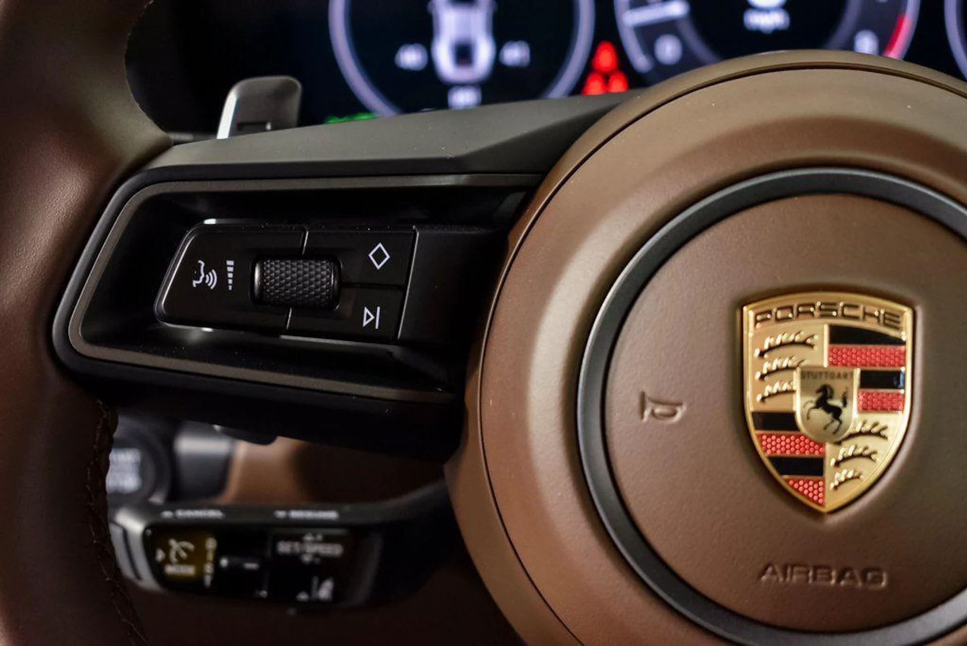 mph009_483518857_AL_Waz_FBZ_Yu_Mm_O_Md_M4_L1_IRG_Mj_Qxs_37da7dc112