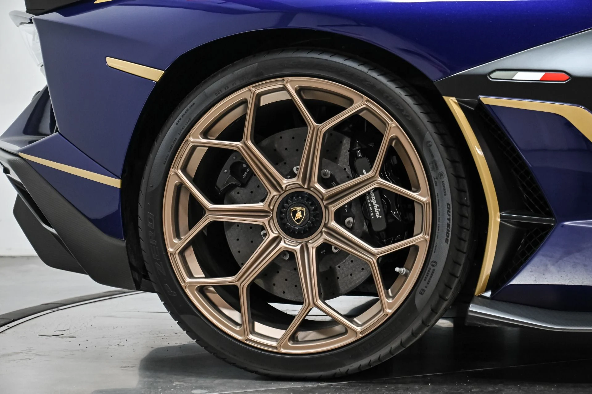 mph009_488545087_Used_2019_Lamborghini_Aventador_SVJ_1760550459_aeb5e23c3c