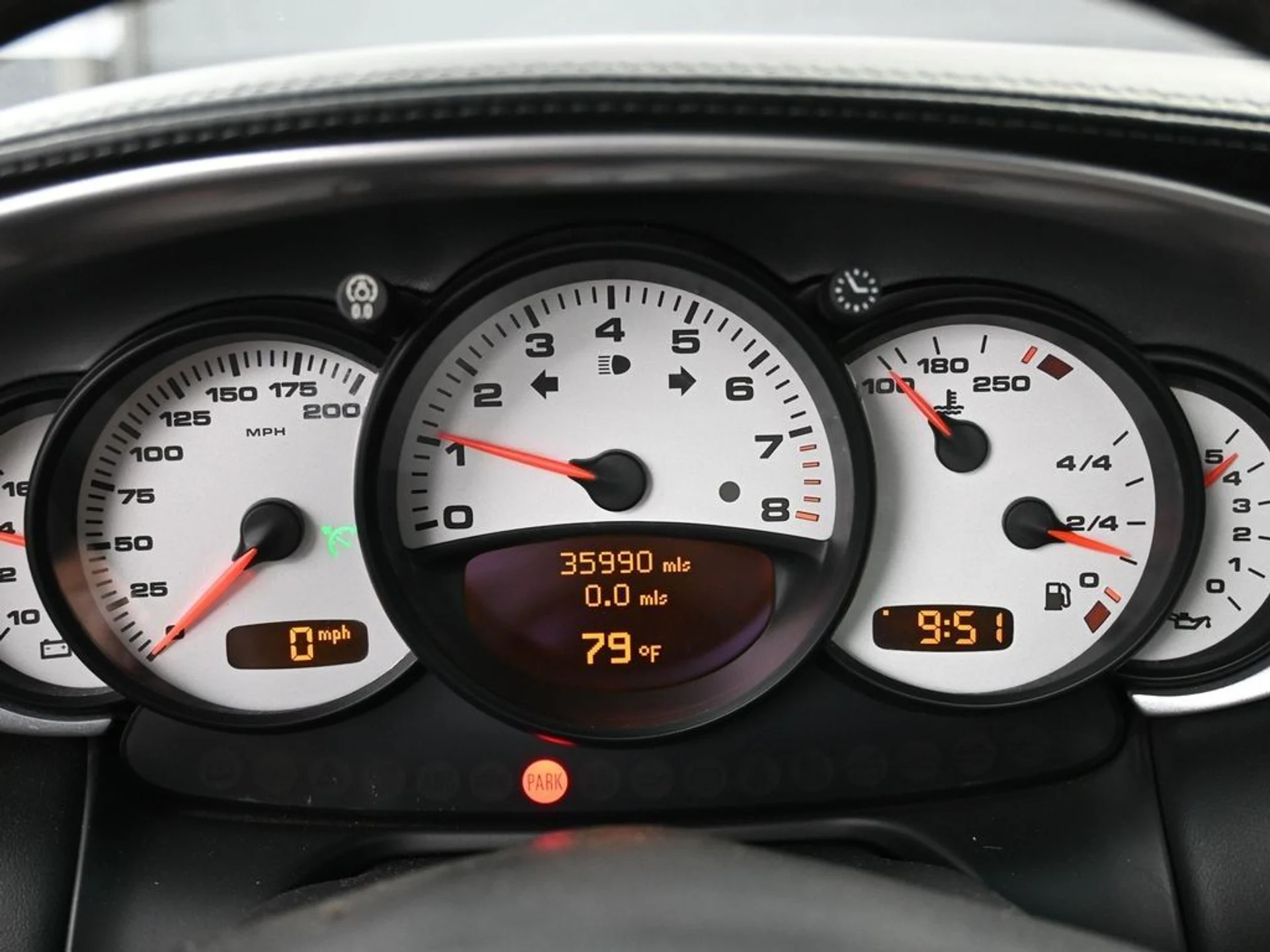 mph009_490939307_ec0e4c246ed2d5ad6c5474c6a76e97fa_76e4903040