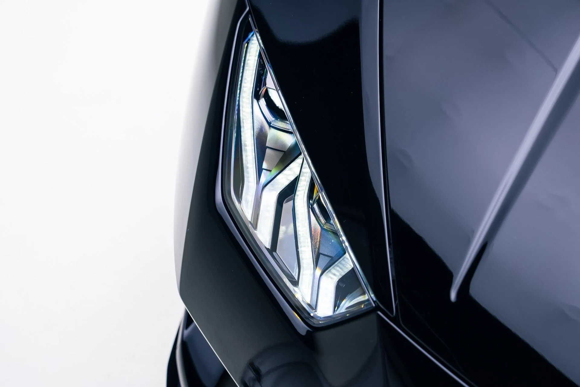 mph009_495721647_Used_2021_Lamborghini_Huracan_EVO_1765497065_ad2c3f0bd4