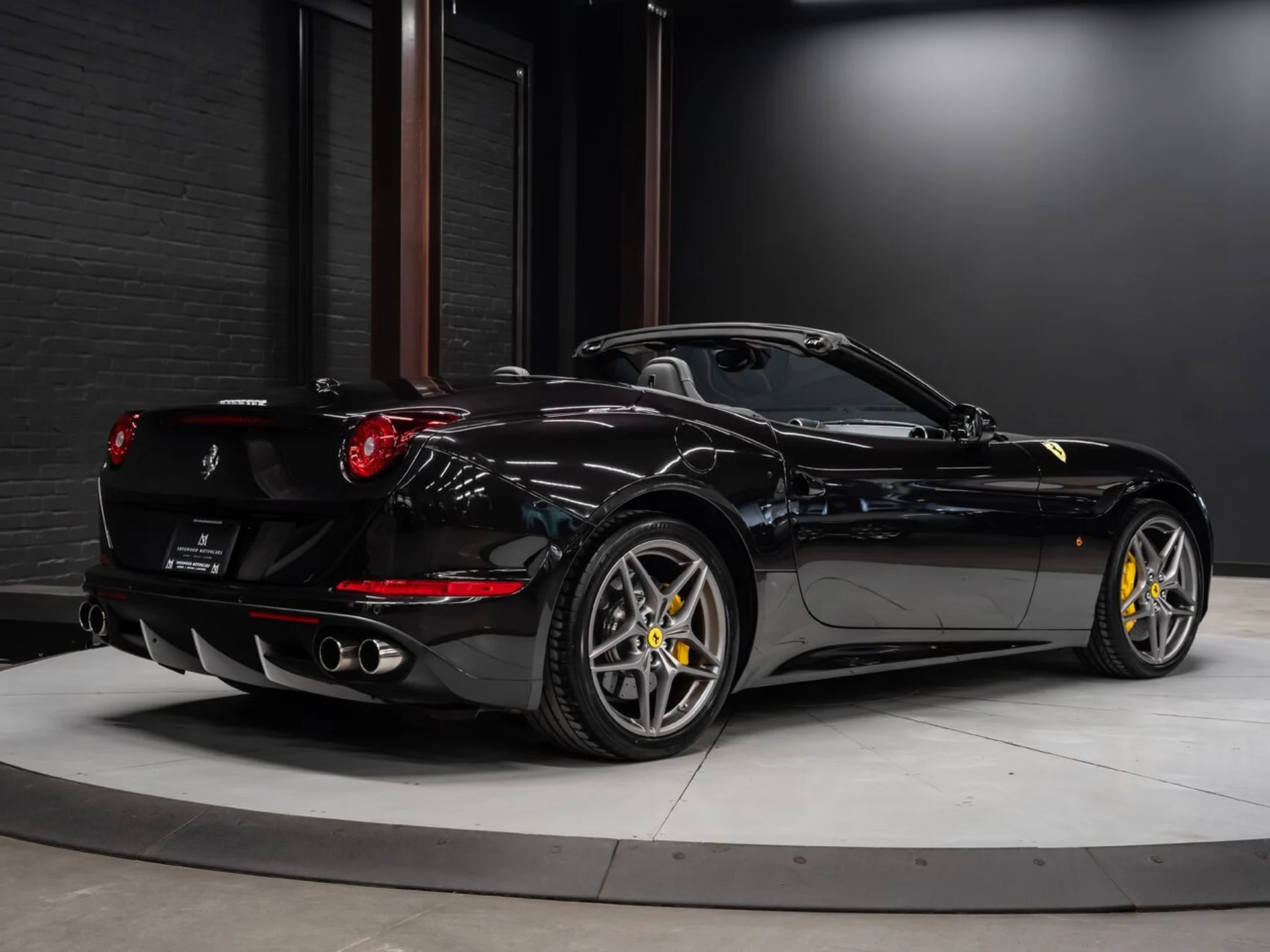 mph009_496415769_ferrari_california_2015_240997fbad